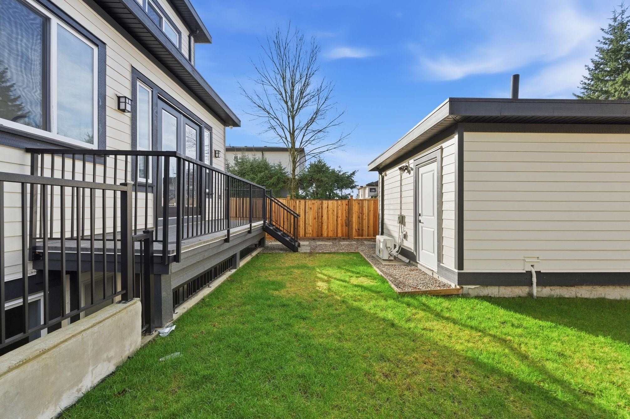 









8233


114

Street,
Delta,




BC
V4C 5J4


