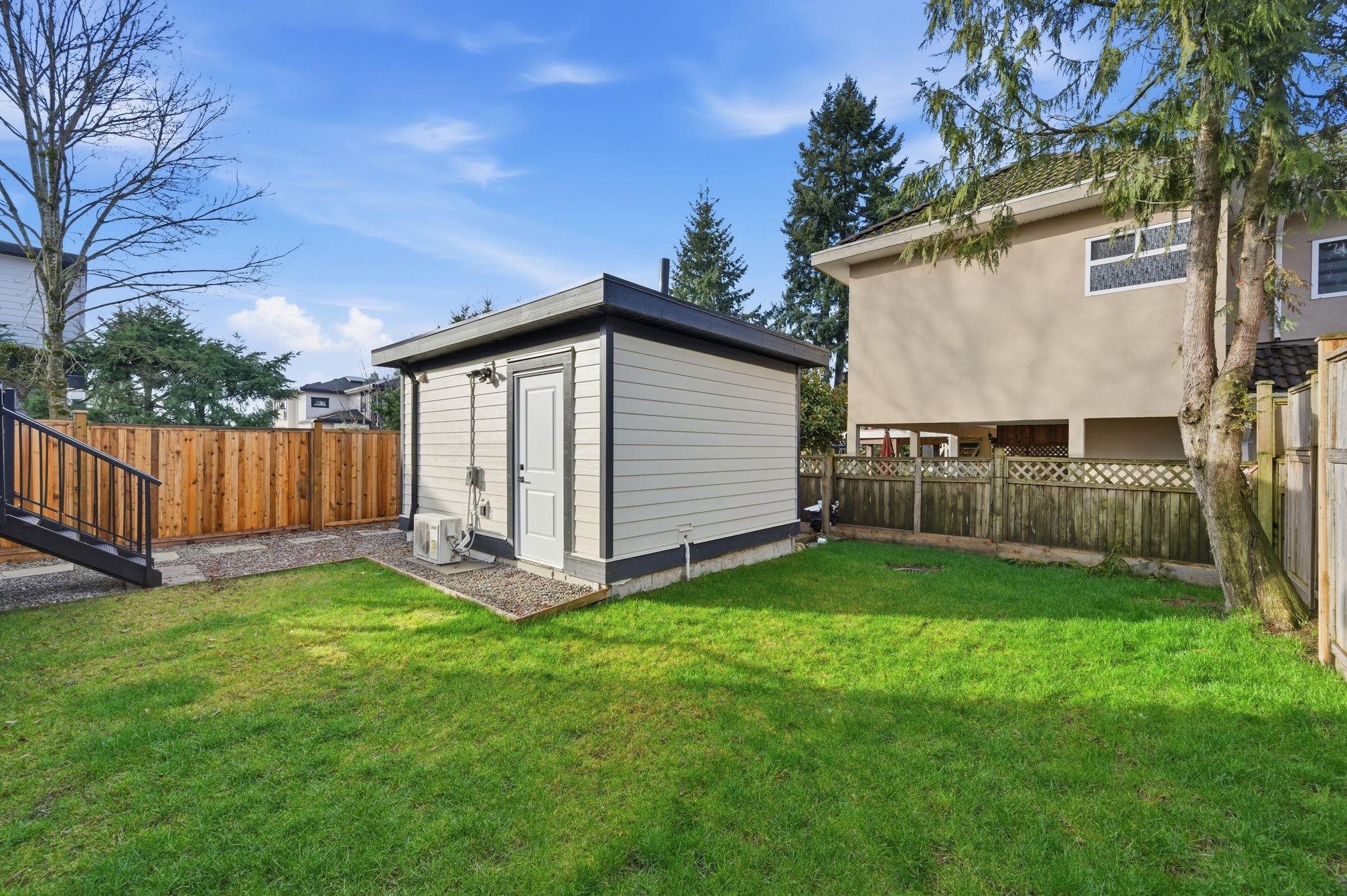 









8233


114

Street,
Delta,




BC
V4C 5J4

