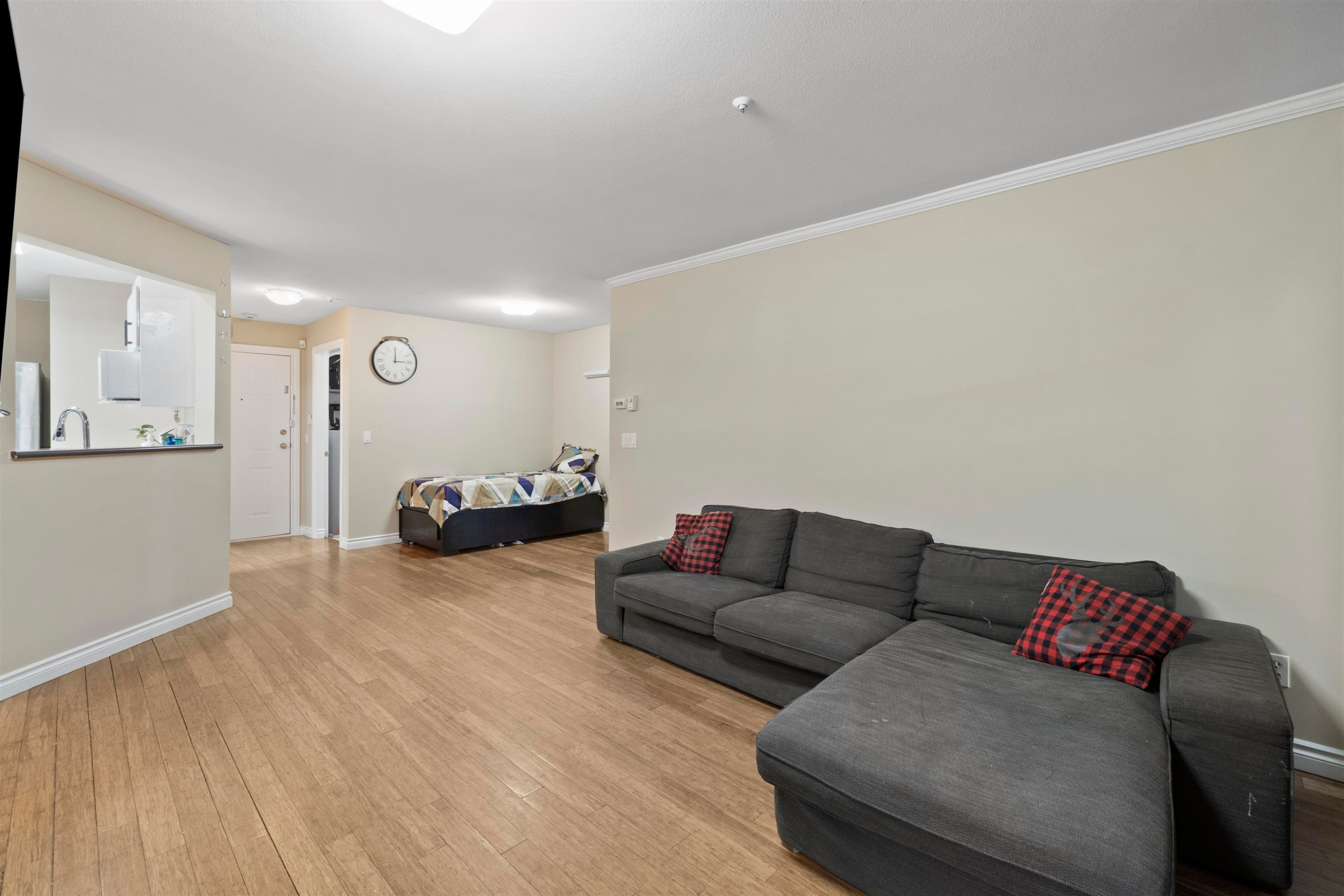 









7435


121a

Street, 103,
Surrey,




BC
V3W 0W8

