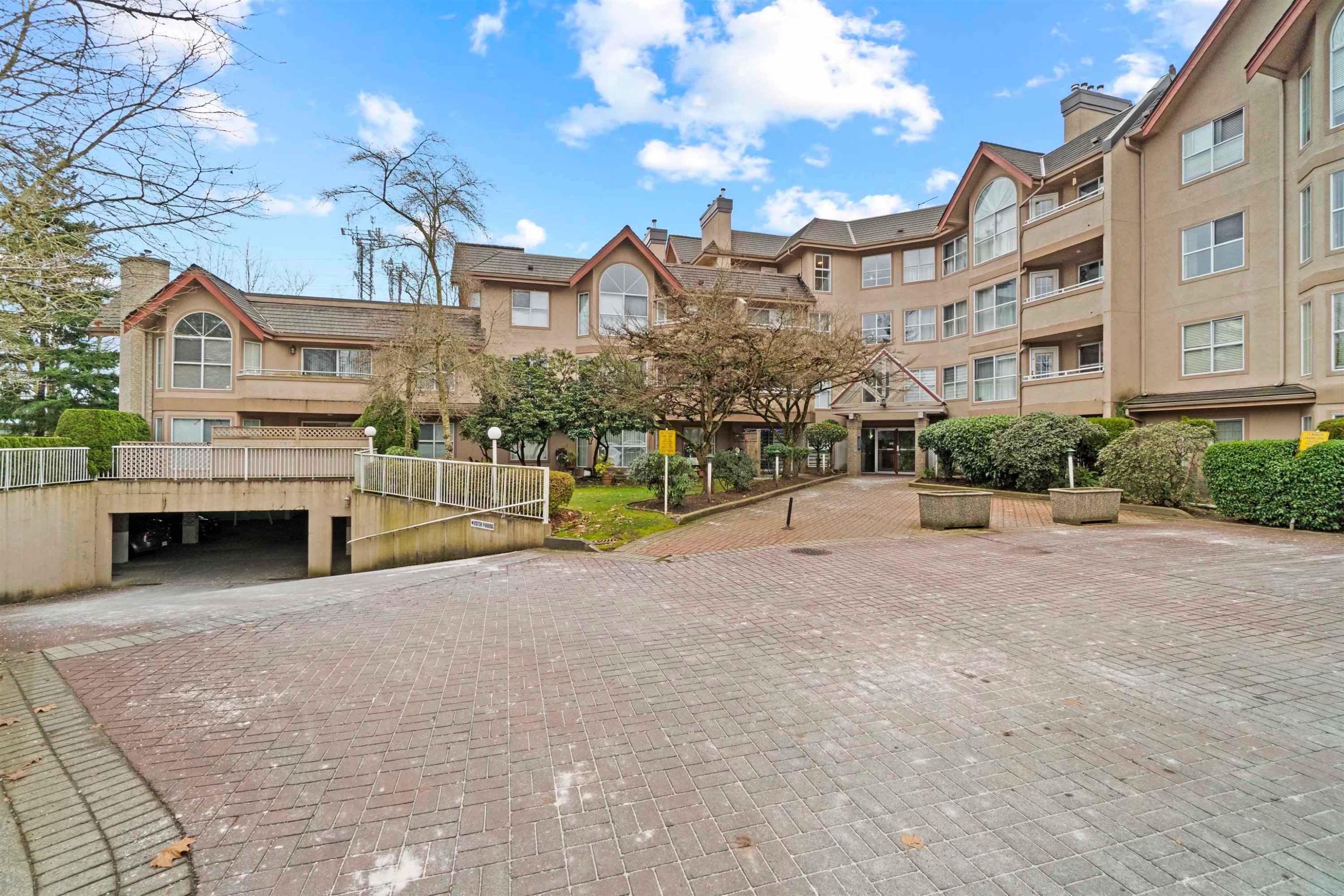 









7435


121a

Street, 103,
Surrey,




BC
V3W 0W8


