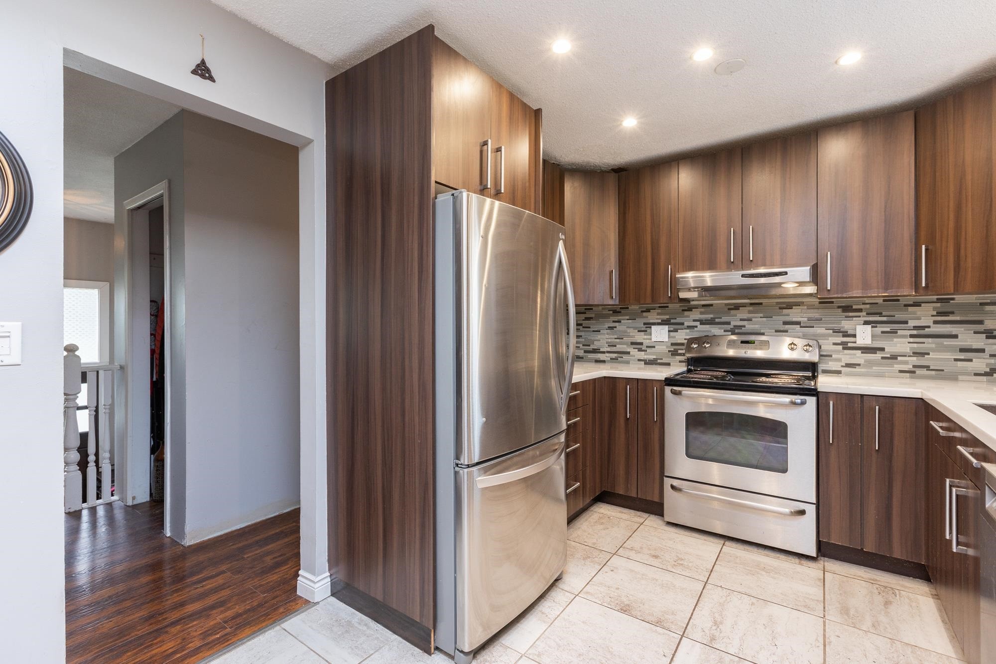 









27283


29

Avenue,
Langley,




BC
V4W 3J8

