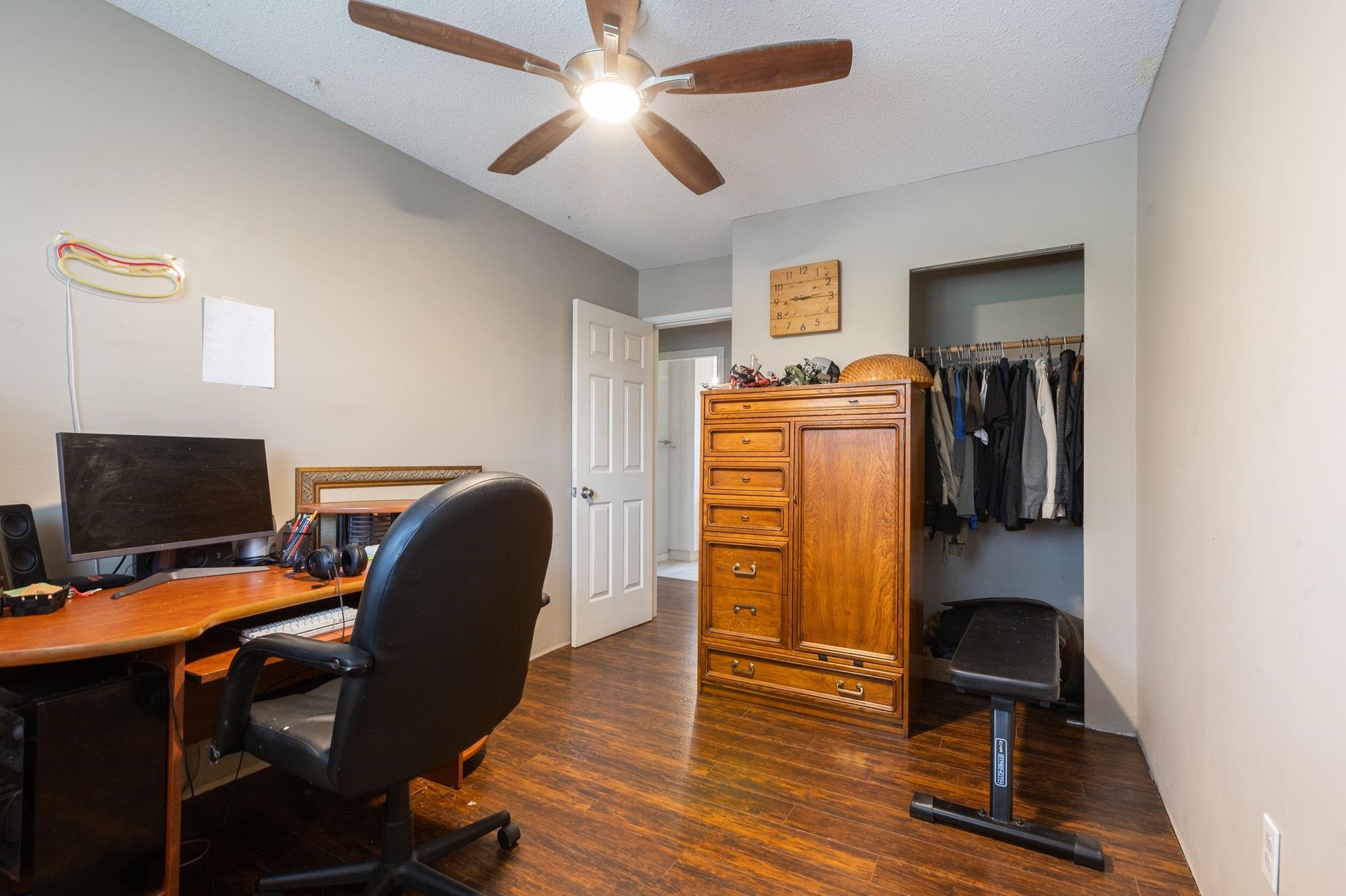 









27283


29

Avenue,
Langley,




BC
V4W 3J8

