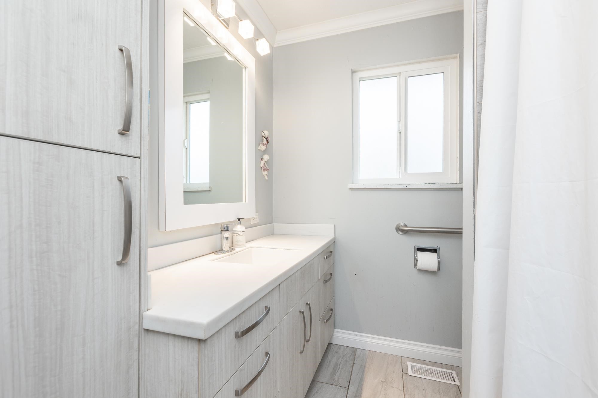 









27283


29

Avenue,
Langley,




BC
V4W 3J8

