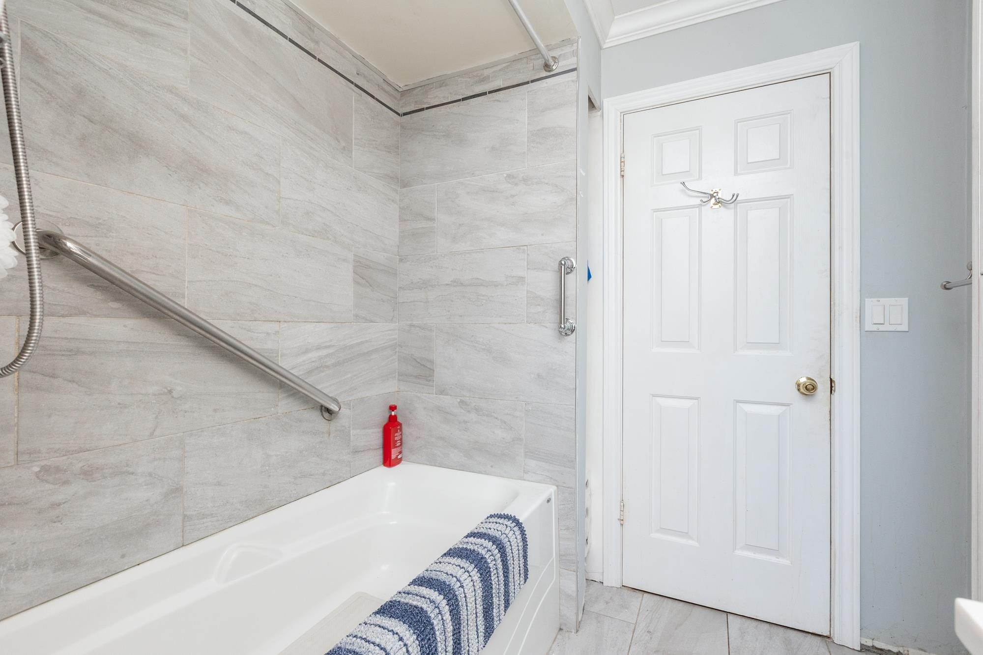 









27283


29

Avenue,
Langley,




BC
V4W 3J8

