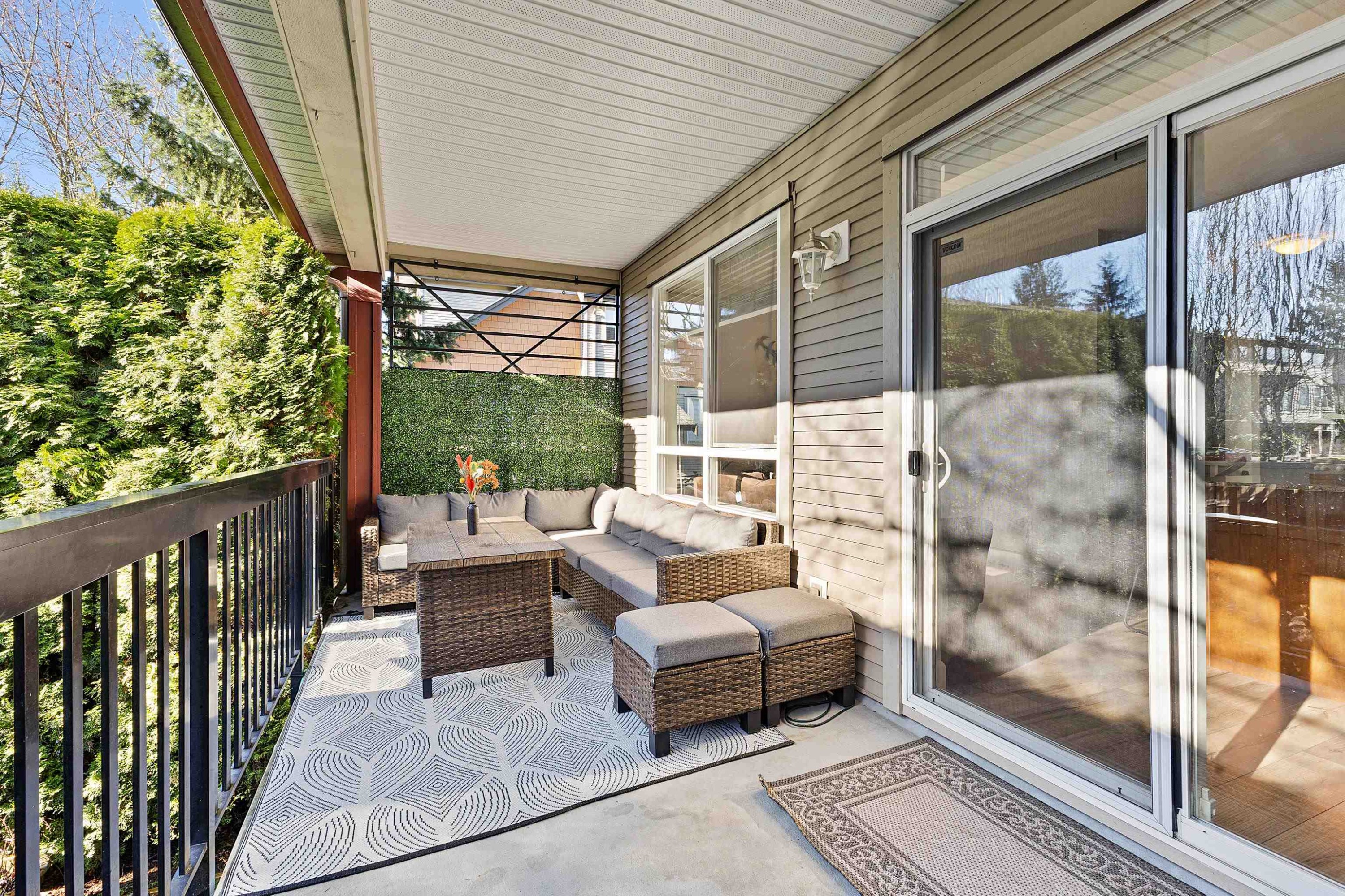 









16772


61

Avenue, 17,
Surrey,




BC
V3S 4P2

