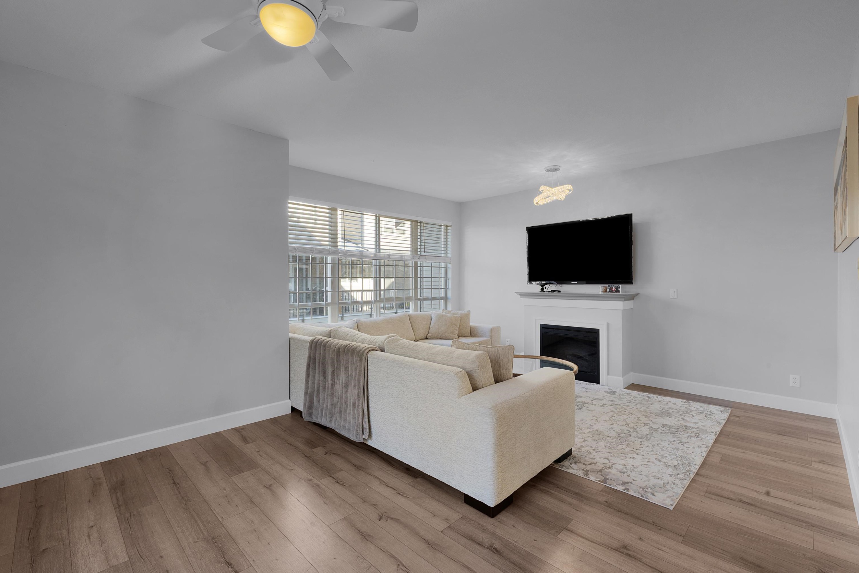 









16772


61

Avenue, 17,
Surrey,




BC
V3S 4P2

