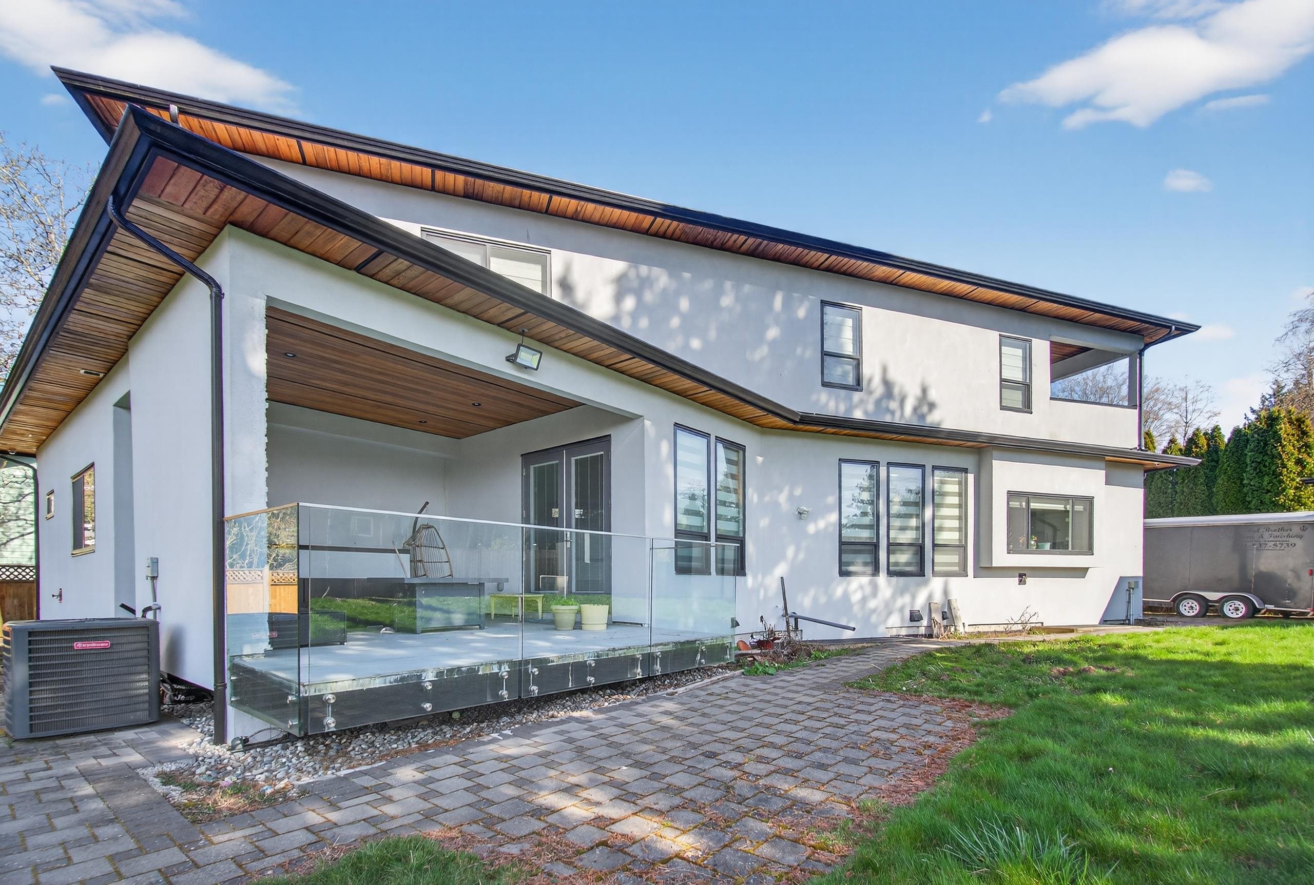 









11890


Gilmour

Crescent,
Delta,




BC
V4C 1L1

