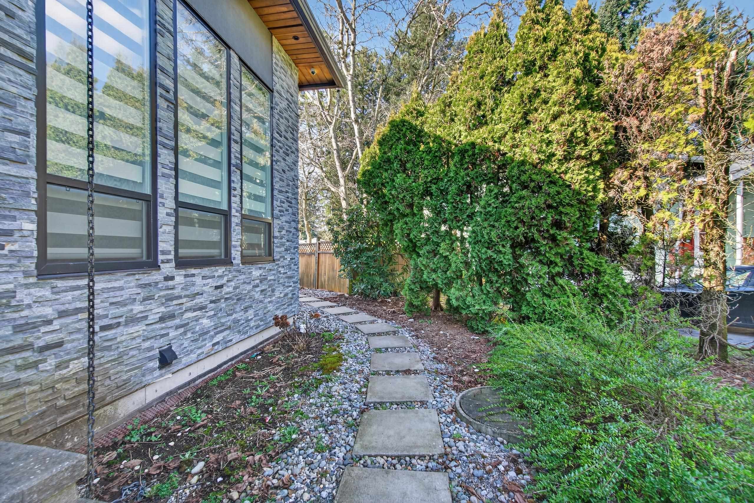 









11890


Gilmour

Crescent,
Delta,




BC
V4C 1L1

