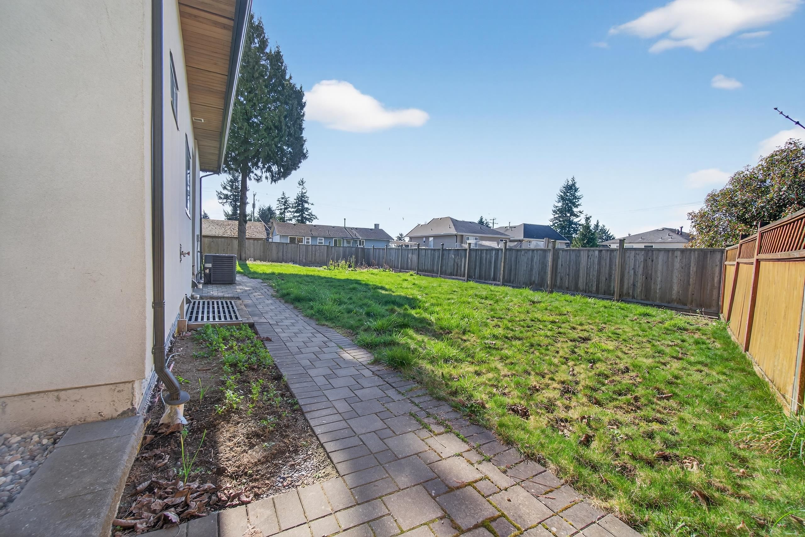 









11890


Gilmour

Crescent,
Delta,




BC
V4C 1L1

