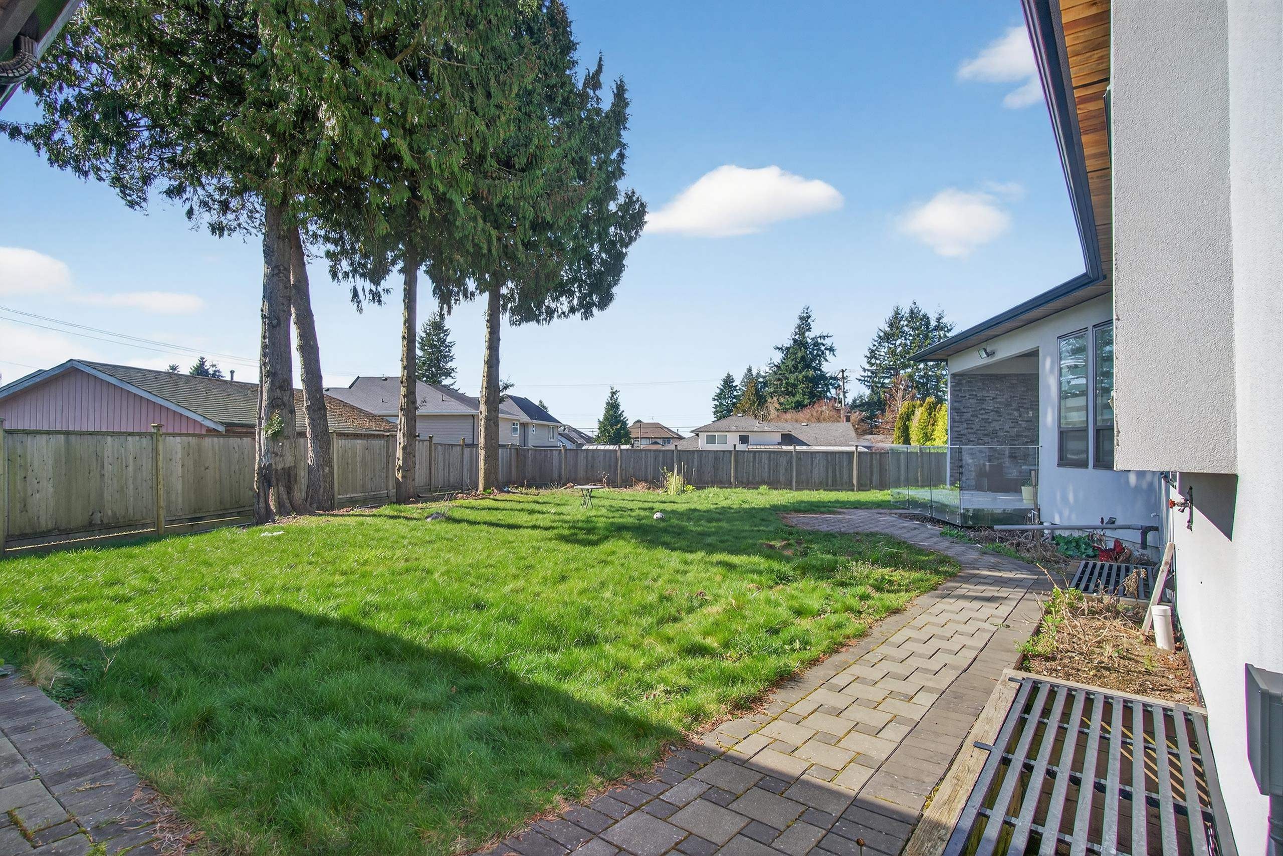 









11890


Gilmour

Crescent,
Delta,




BC
V4C 1L1

