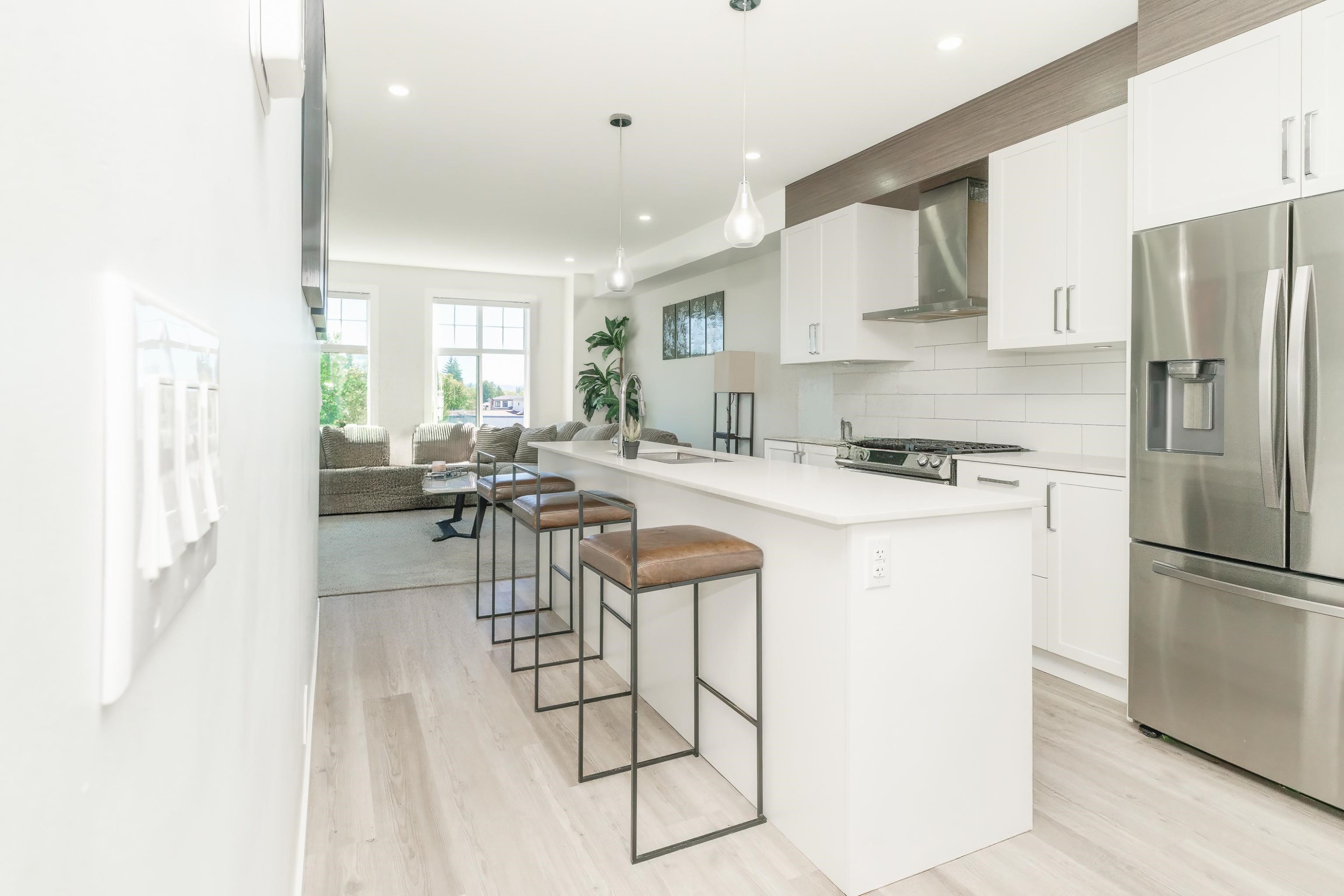 









17528


60

Avenue, 14,
Surrey,




BC
V3S 1T8

