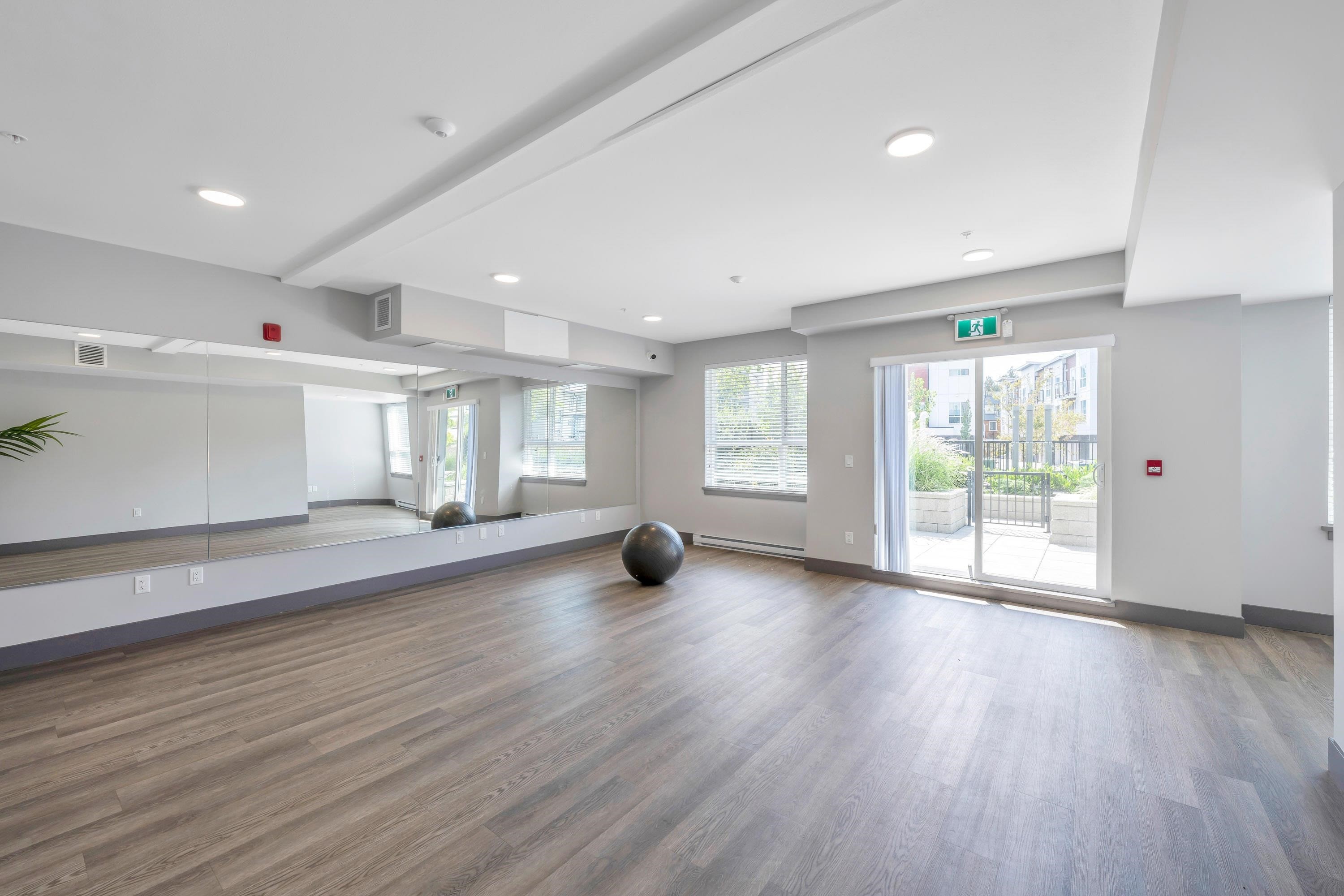 









5486


199a

Street, 120,
Langley,




BC
V3A 0N6

