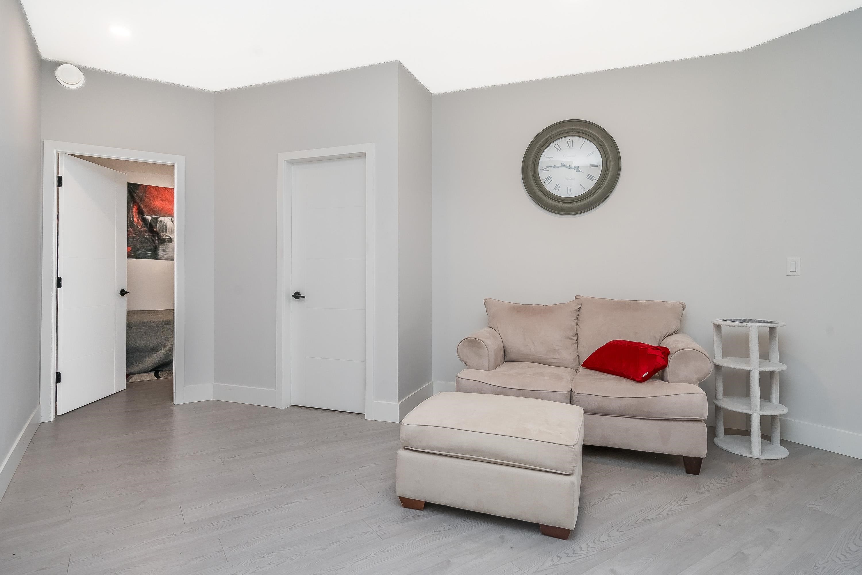 









5486


199a

Street, 120,
Langley,




BC
V3A 0N6

