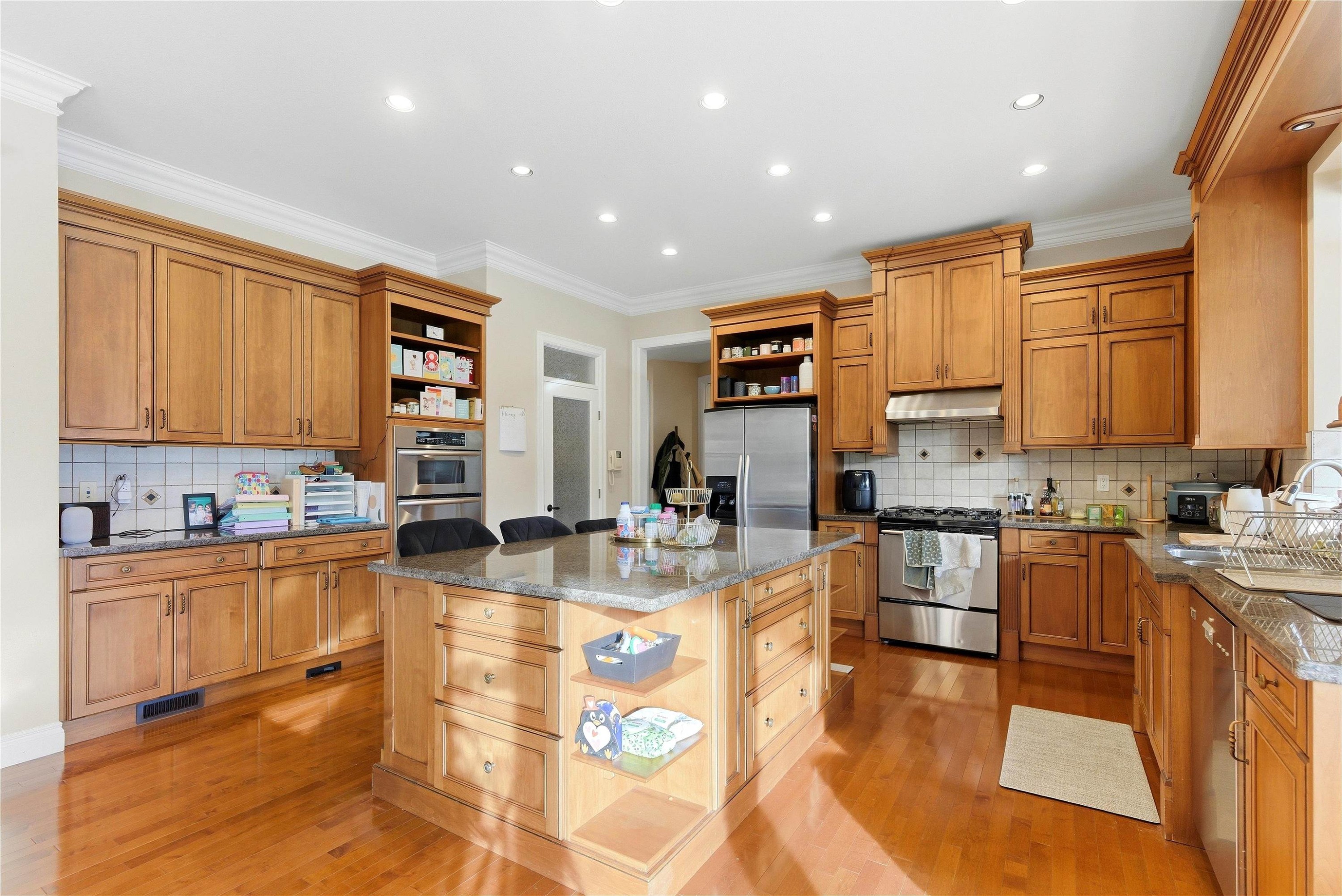 









20326


74b

Avenue,
Surrey,




BC
V2Y 1V4

