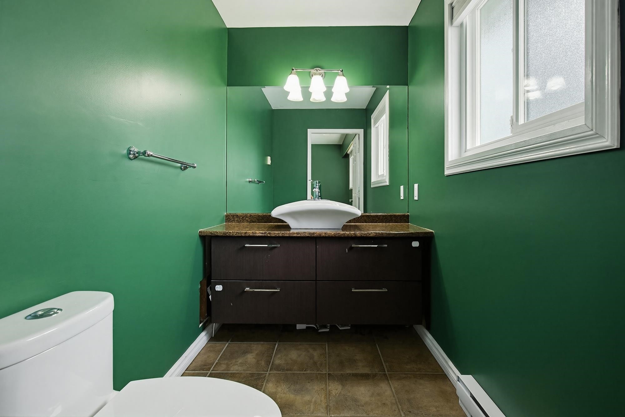 









33394


Heather

Avenue,
Mission,




BC
V2V 4R3

