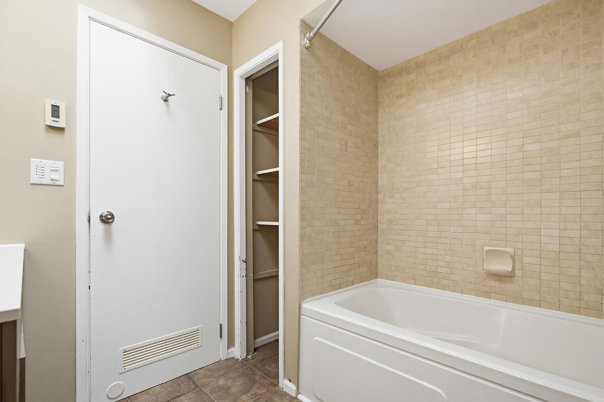 









33394


Heather

Avenue,
Mission,




BC
V2V 4R3

