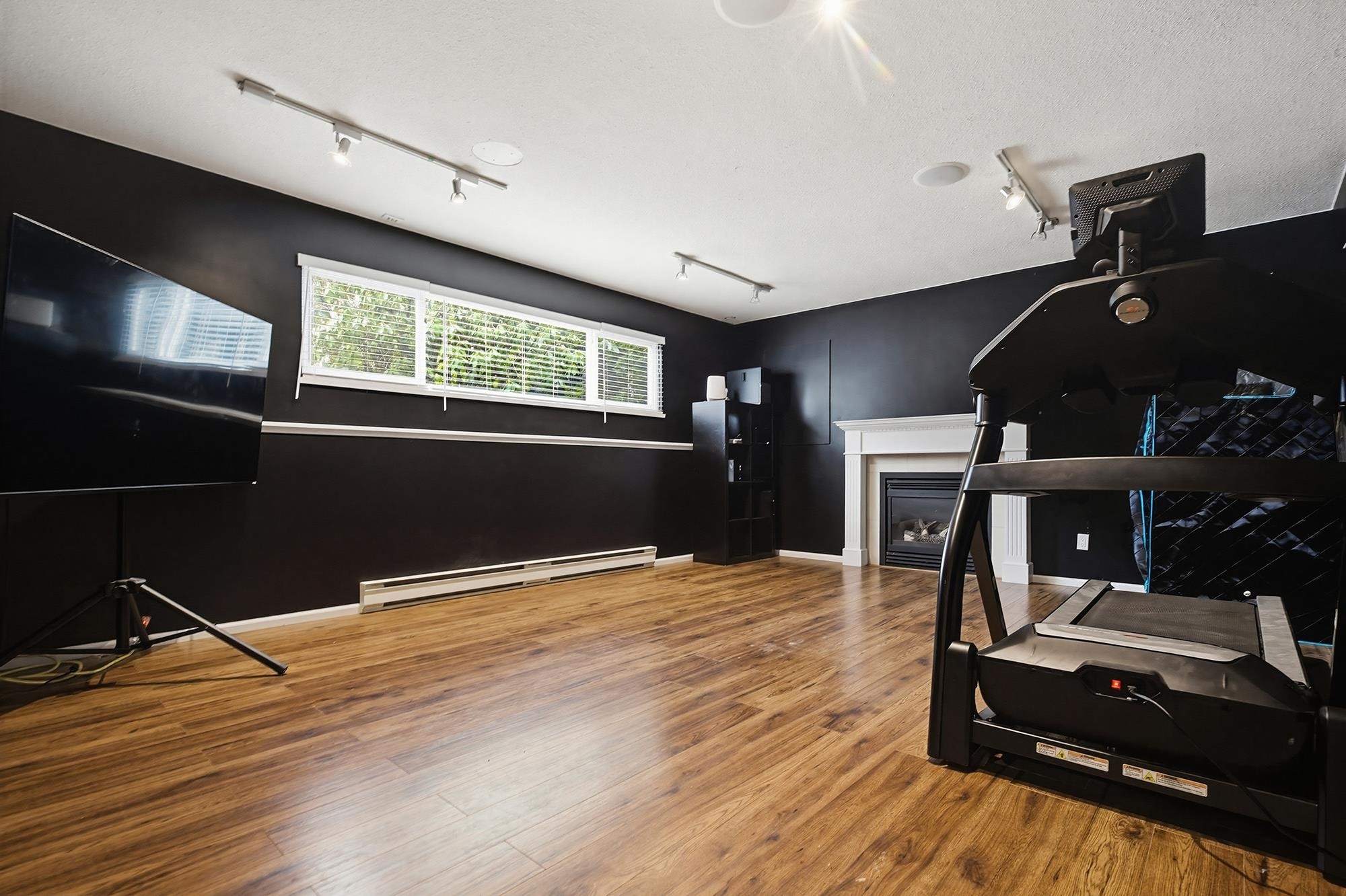 









33394


Heather

Avenue,
Mission,




BC
V2V 4R3

