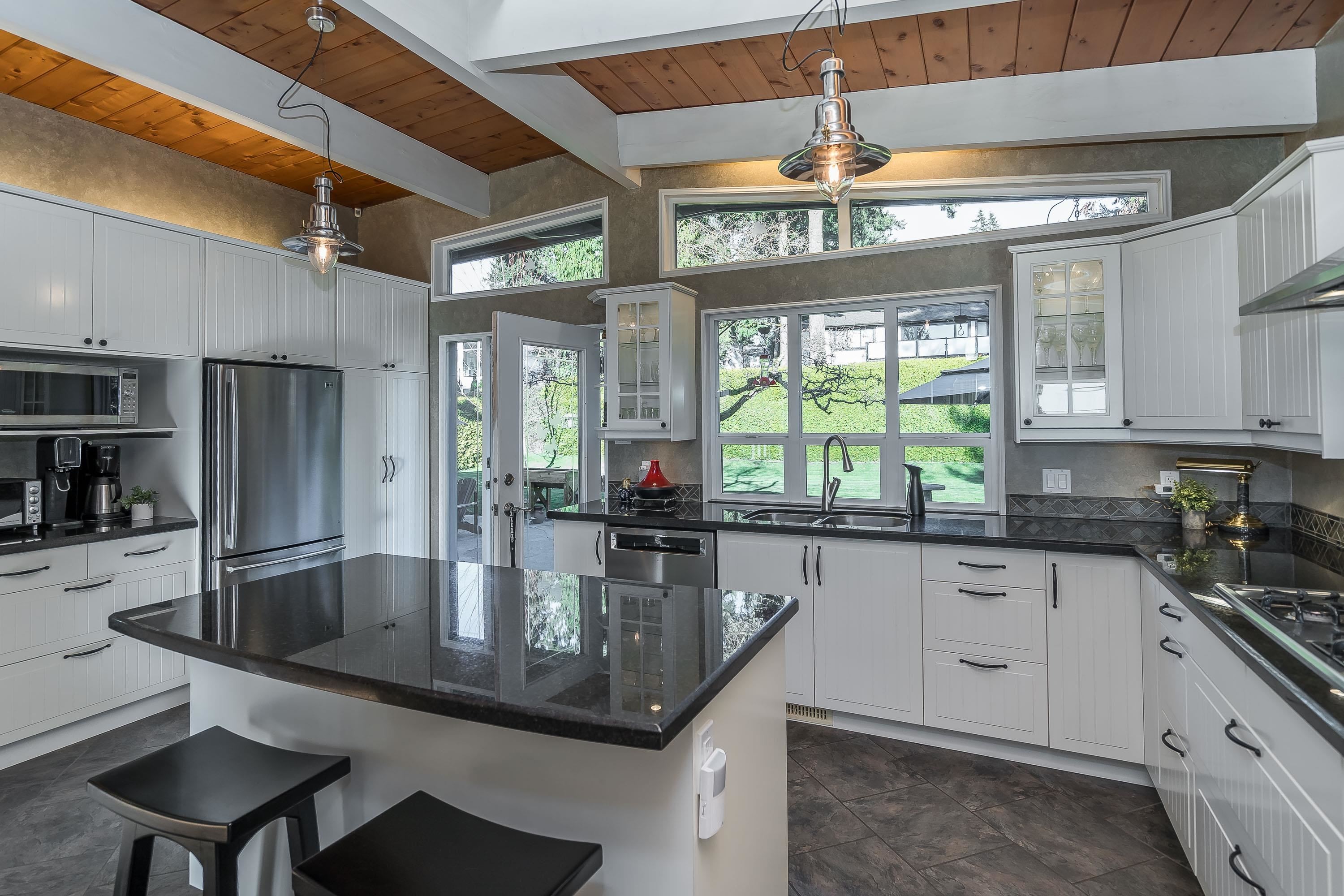 









6572


Kempson

Crescent,
Delta,




BC
V4E 1R5

