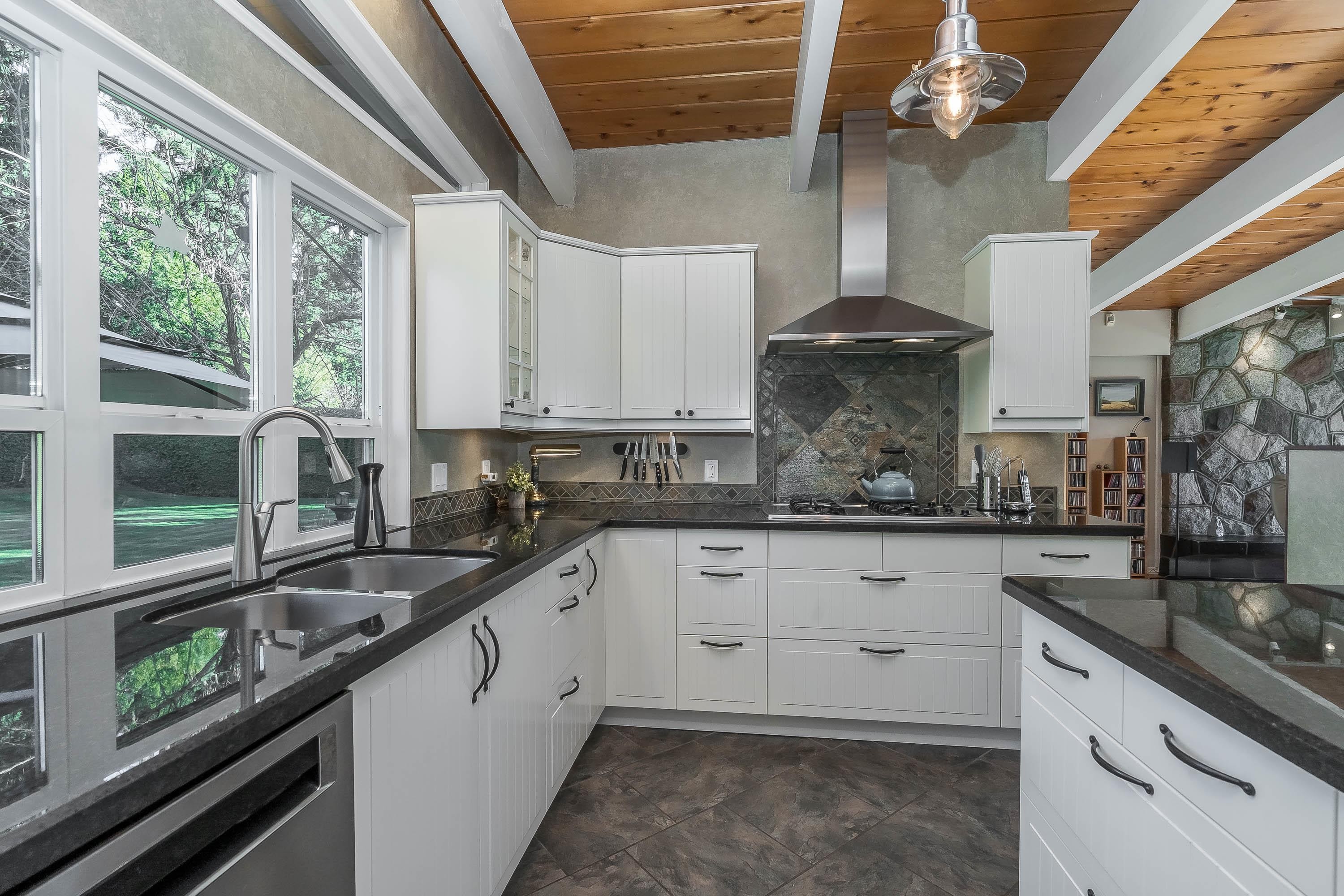 









6572


Kempson

Crescent,
Delta,




BC
V4E 1R5

