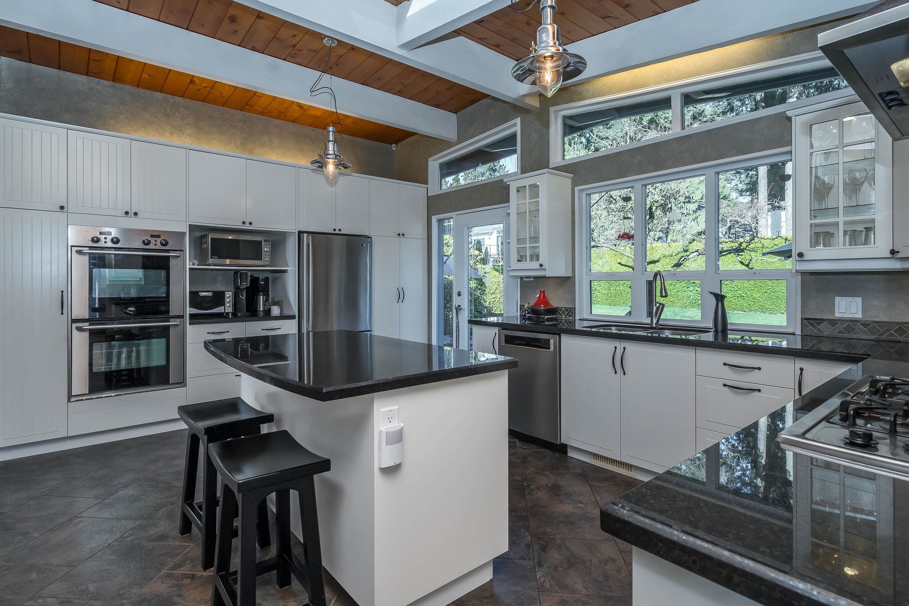 









6572


Kempson

Crescent,
Delta,




BC
V4E 1R5

