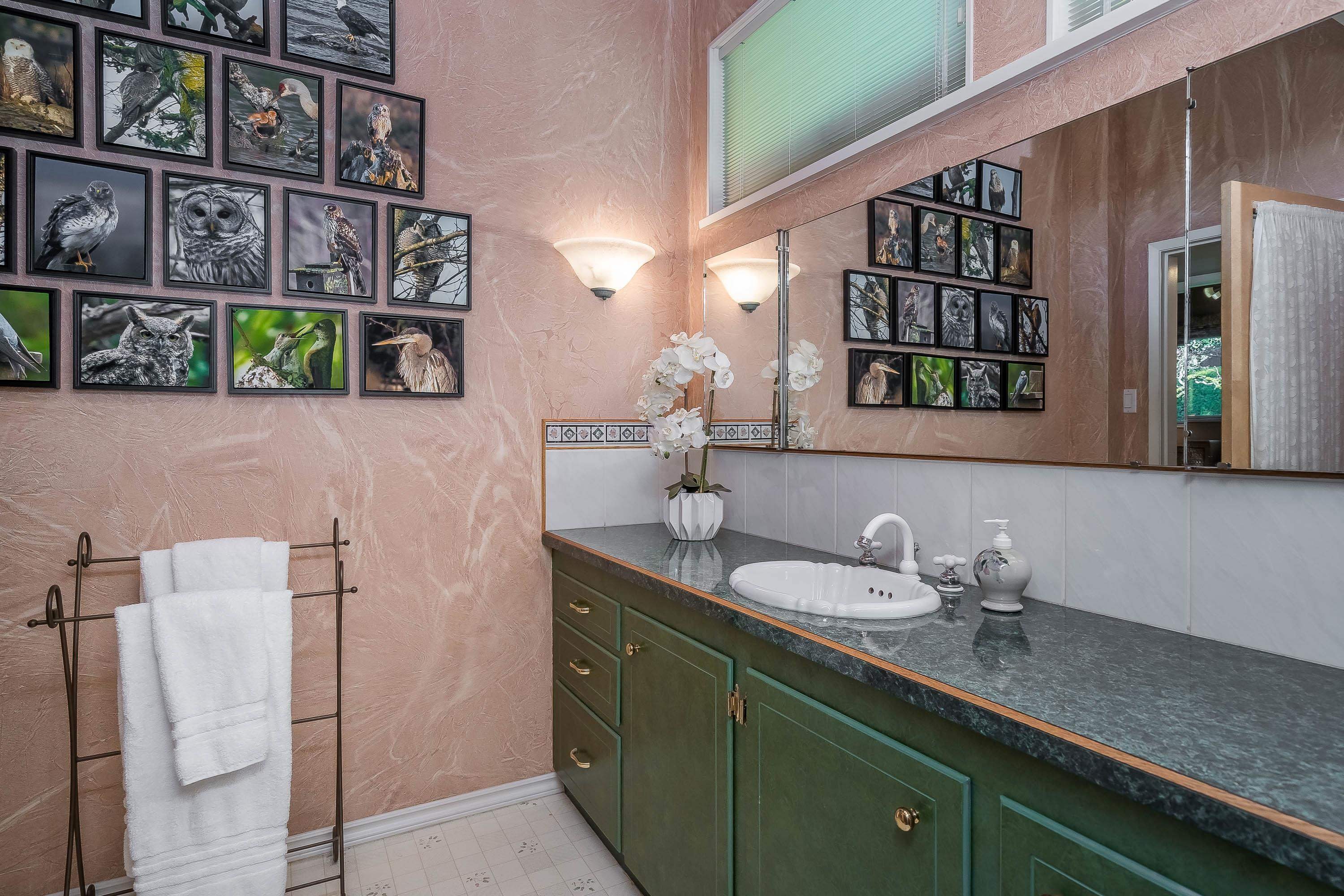 









6572


Kempson

Crescent,
Delta,




BC
V4E 1R5

