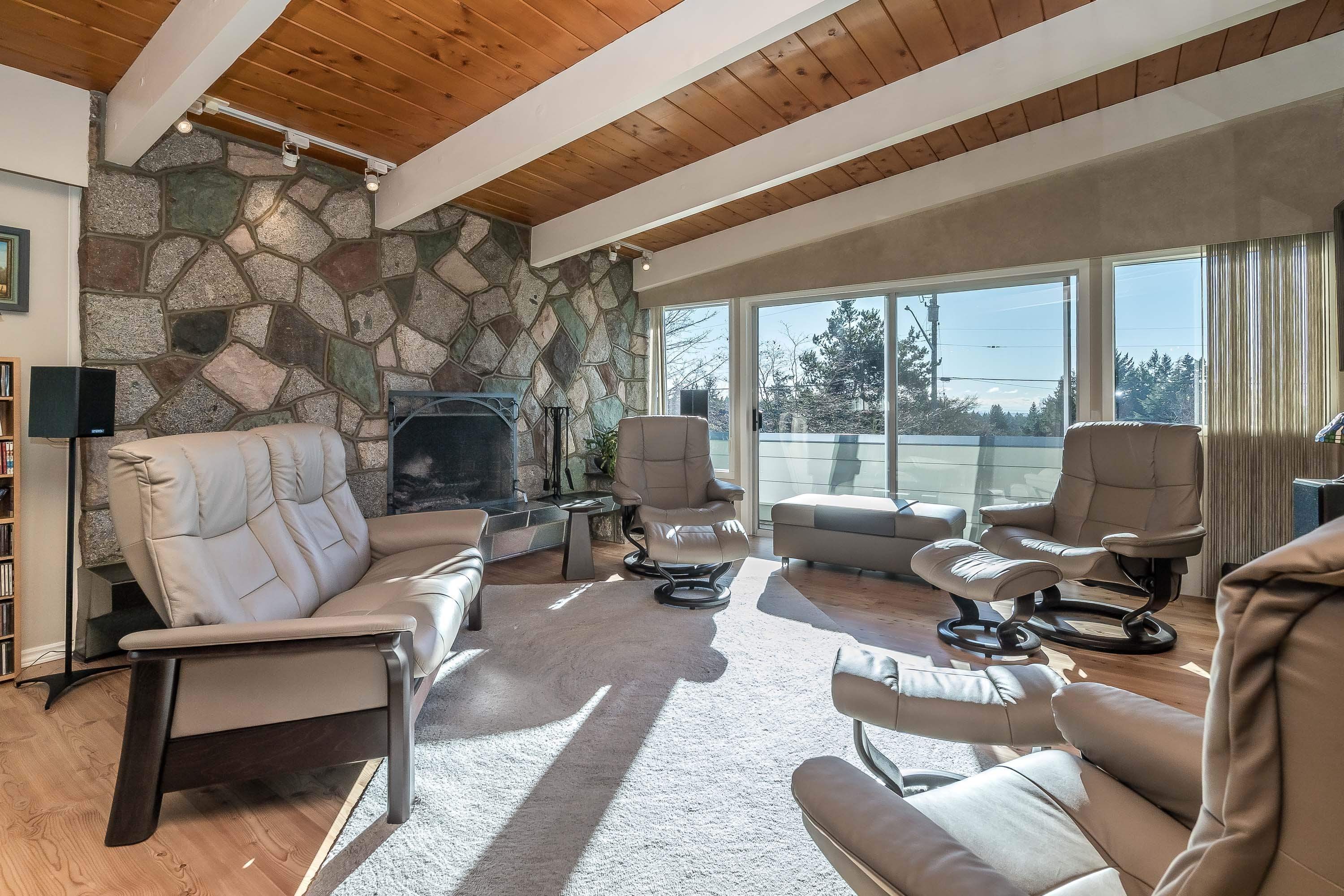 









6572


Kempson

Crescent,
Delta,




BC
V4E 1R5

