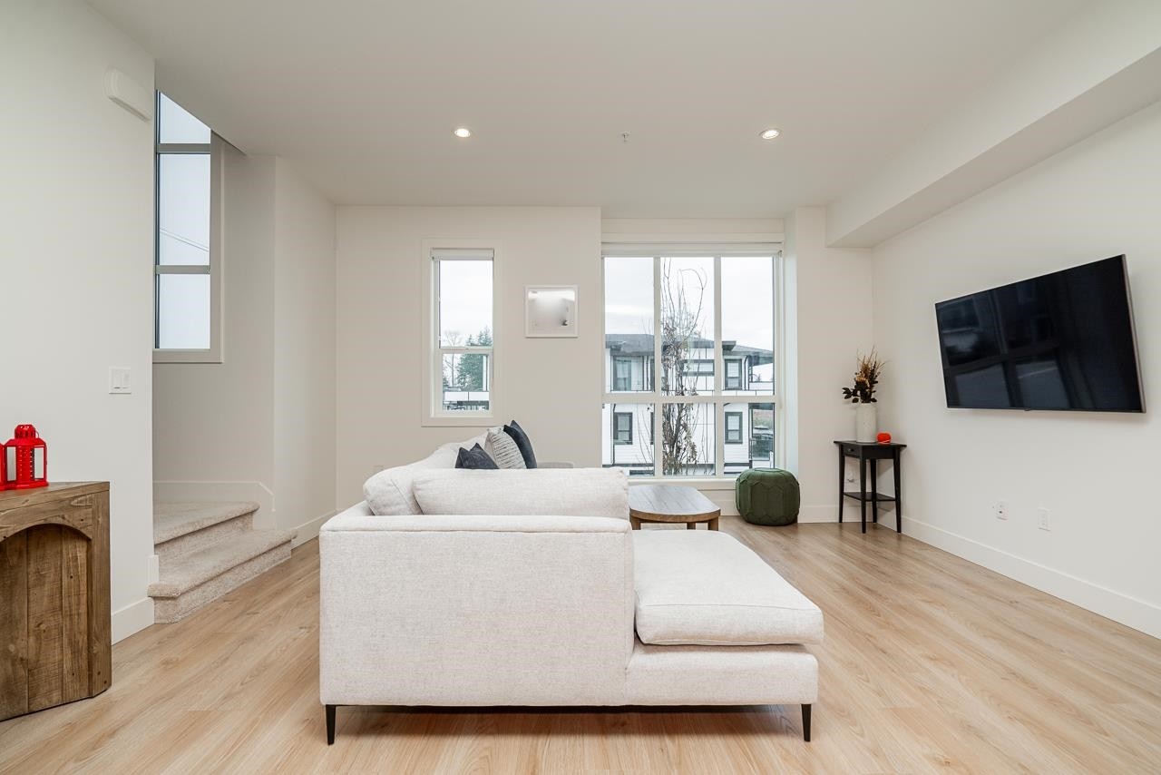 









7670


207

Street, 2,
Langley,




BC
V2Y 3N7

