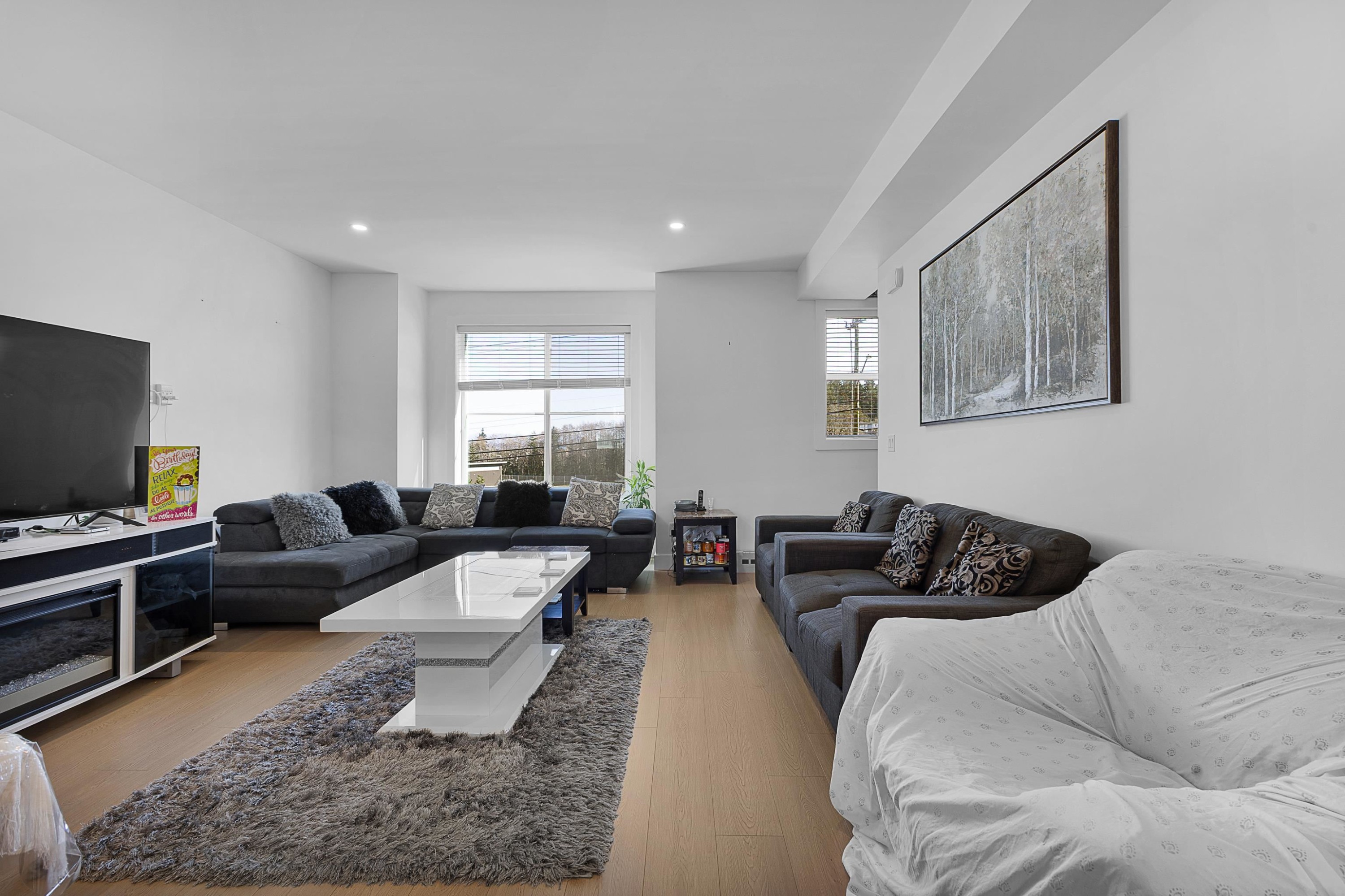 









14355


62

Avenue, 25,
Surrey,




BC
V3X 0K6

