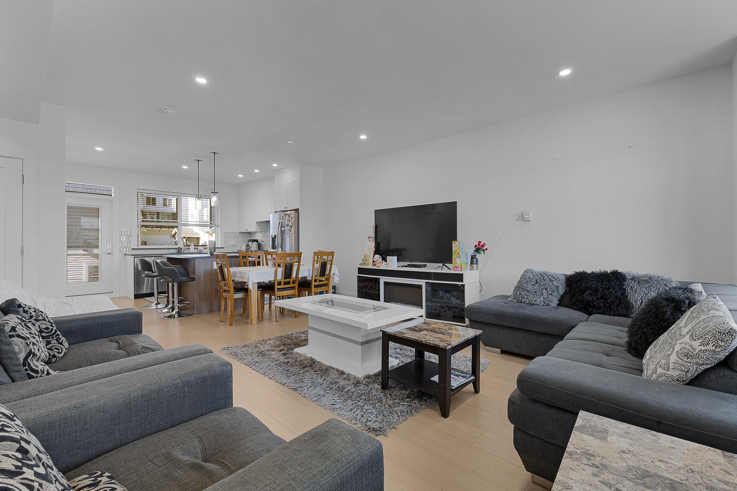 









14355


62

Avenue, 25,
Surrey,




BC
V3X 0K6

