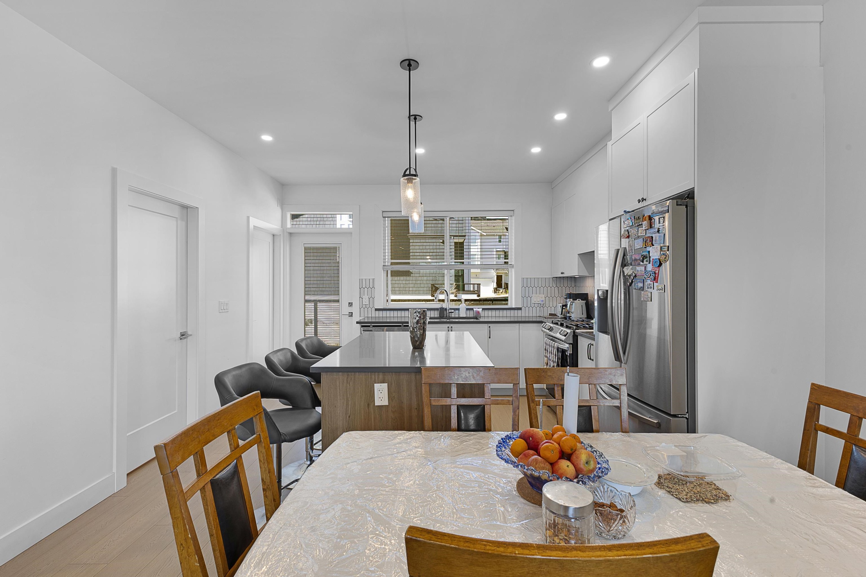 









14355


62

Avenue, 25,
Surrey,




BC
V3X 0K6

