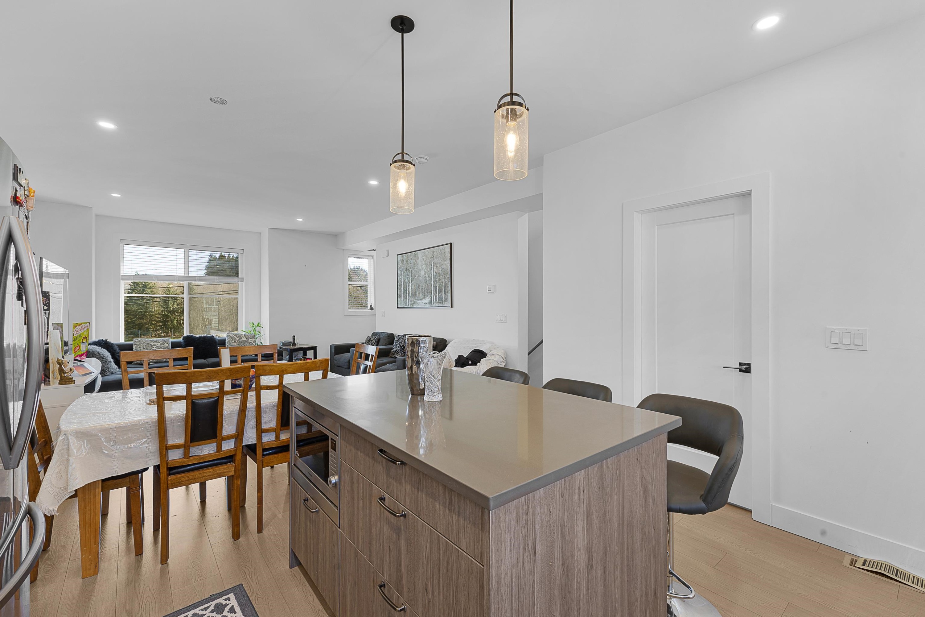 









14355


62

Avenue, 25,
Surrey,




BC
V3X 0K6

