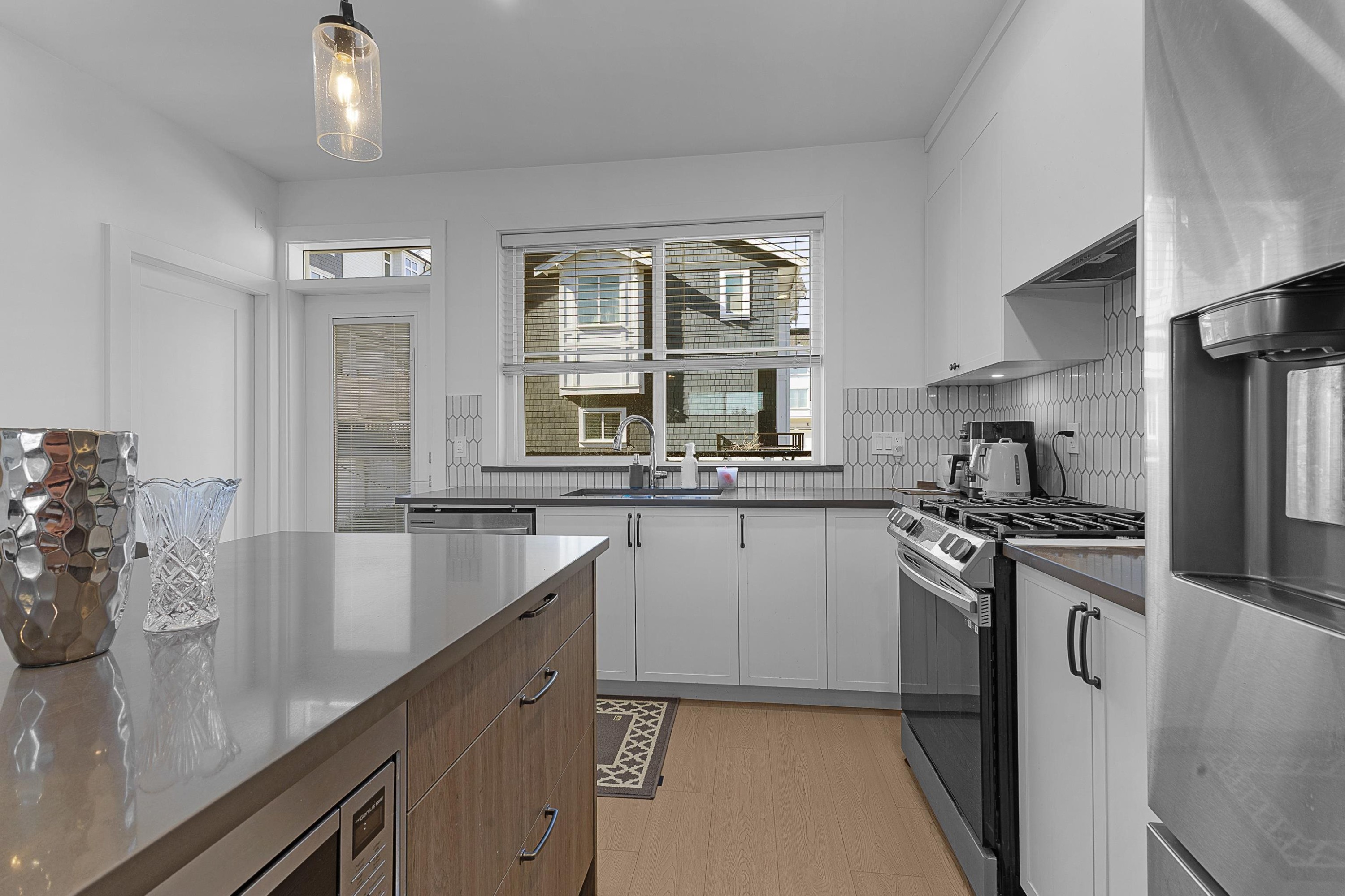 









14355


62

Avenue, 25,
Surrey,




BC
V3X 0K6

