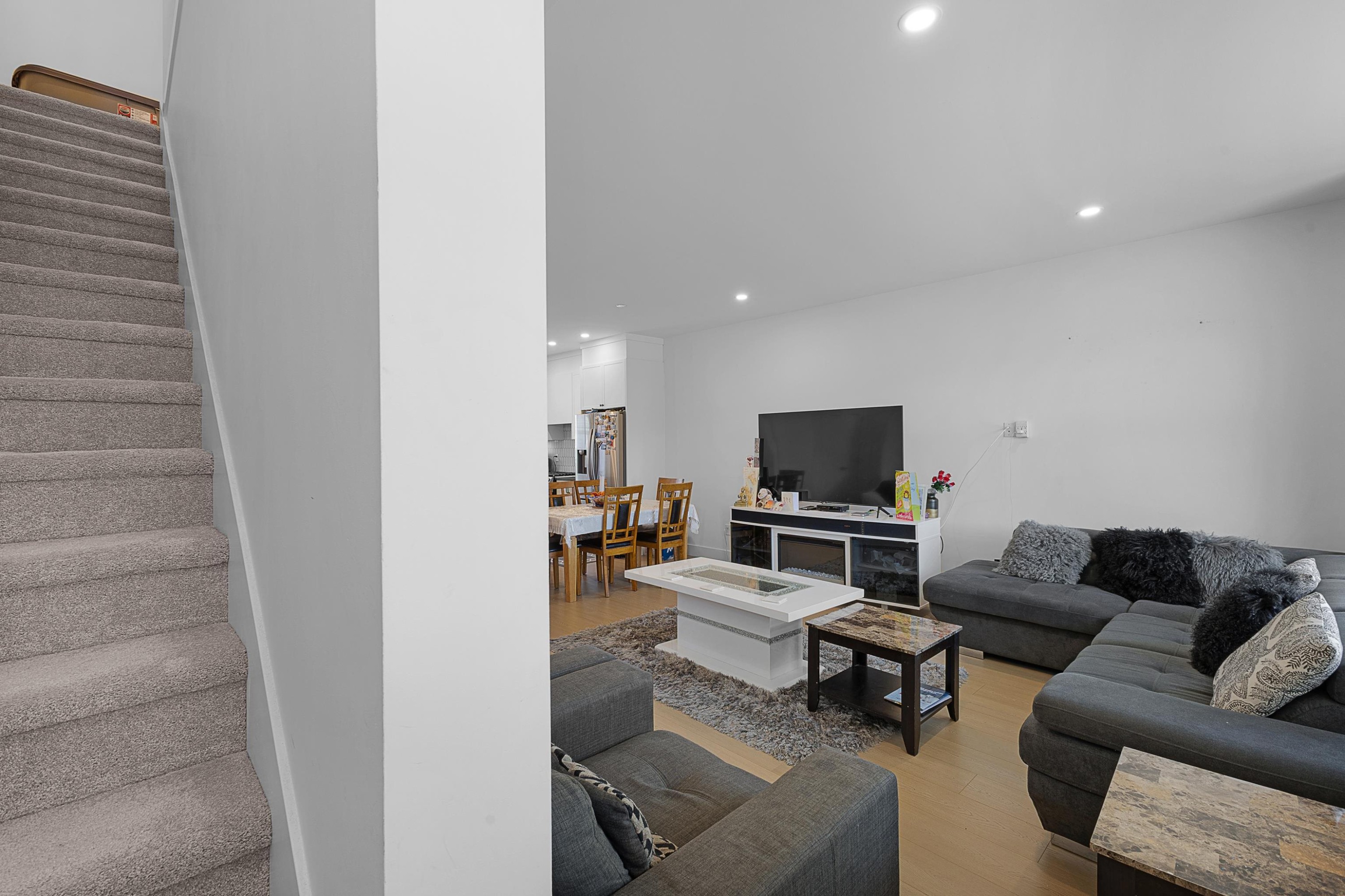 









14355


62

Avenue, 25,
Surrey,




BC
V3X 0K6

