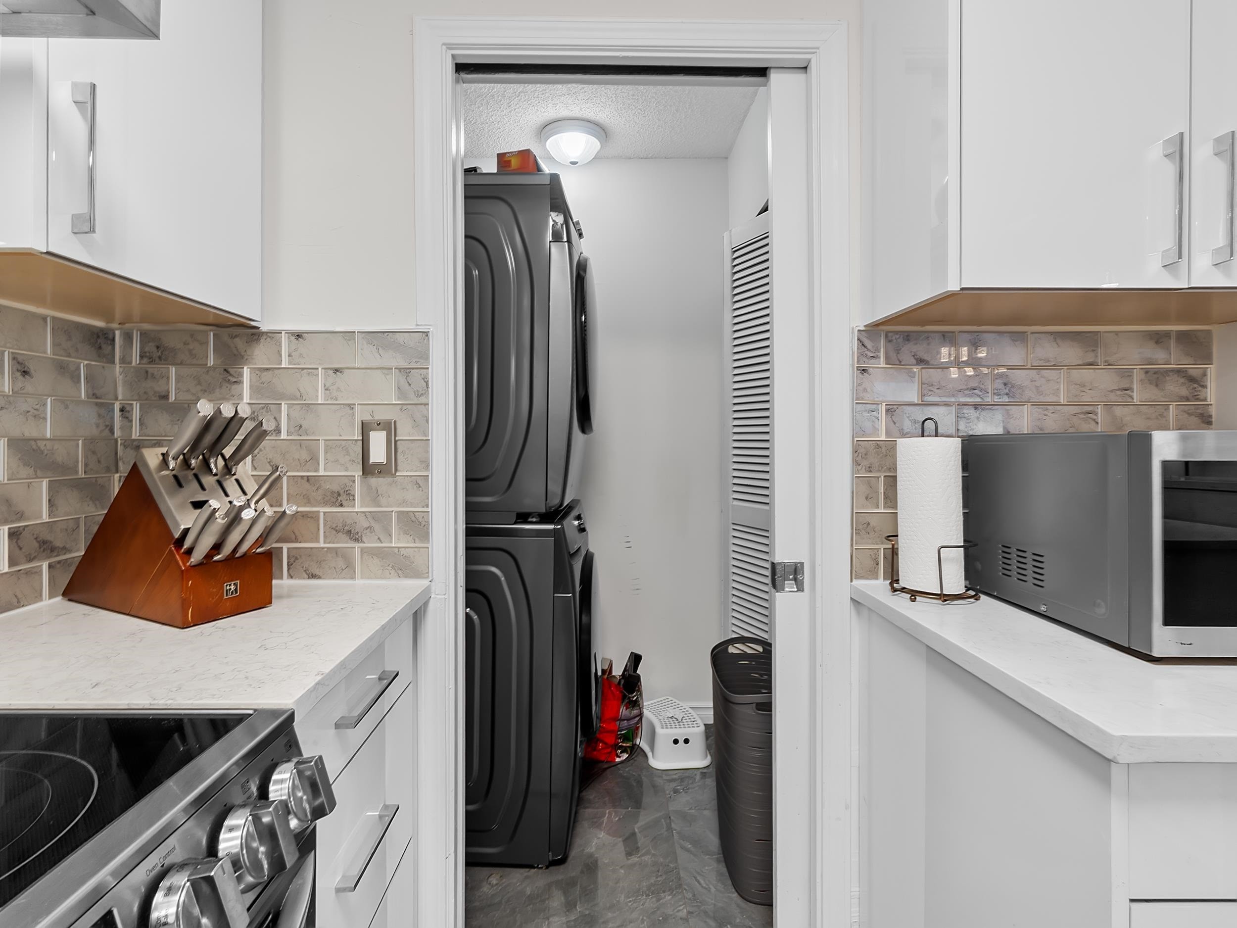 









10746


River

Road,
Delta,




BC
V4C 2R9

