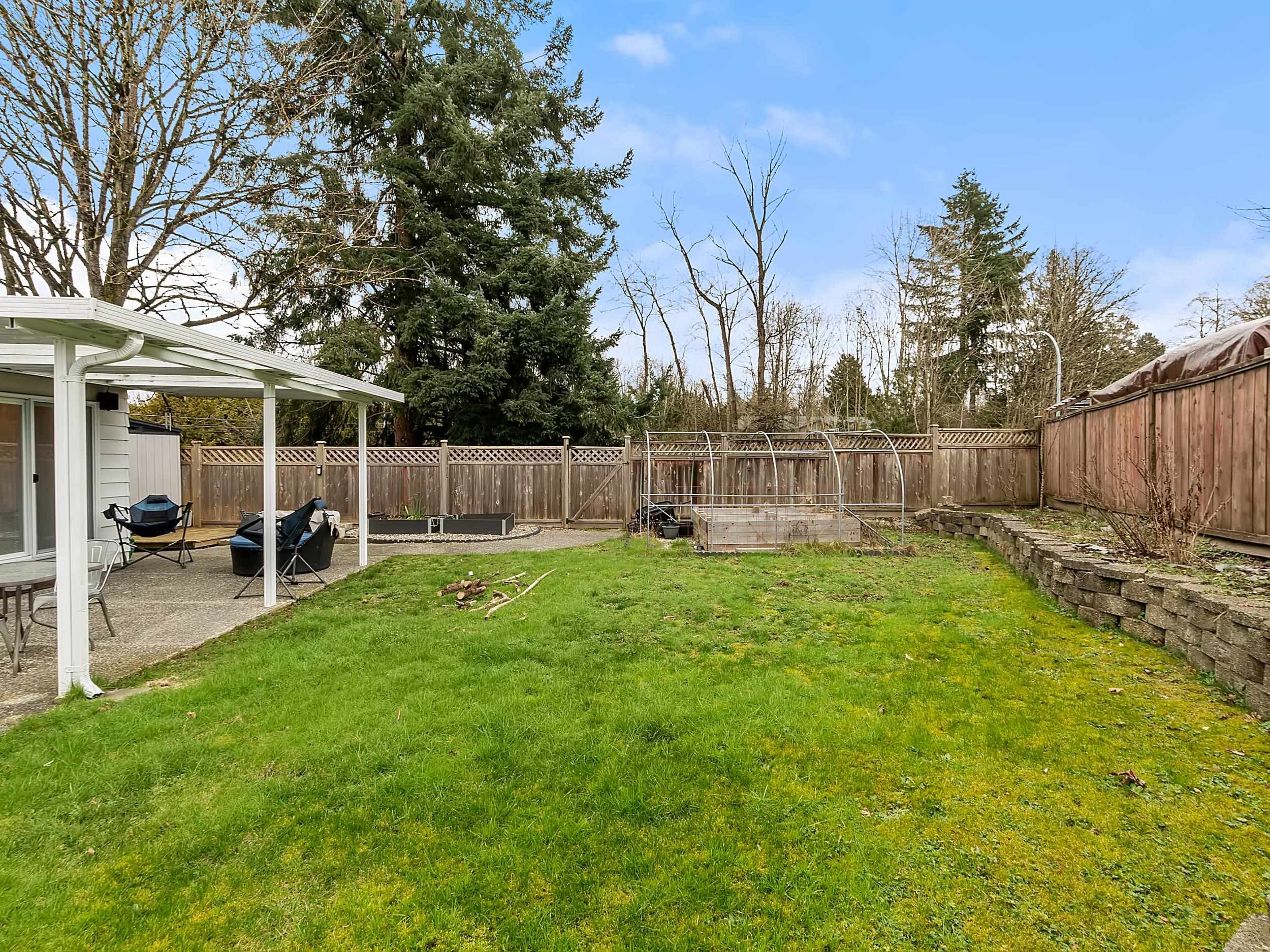 









10746


River

Road,
Delta,




BC
V4C 2R9

