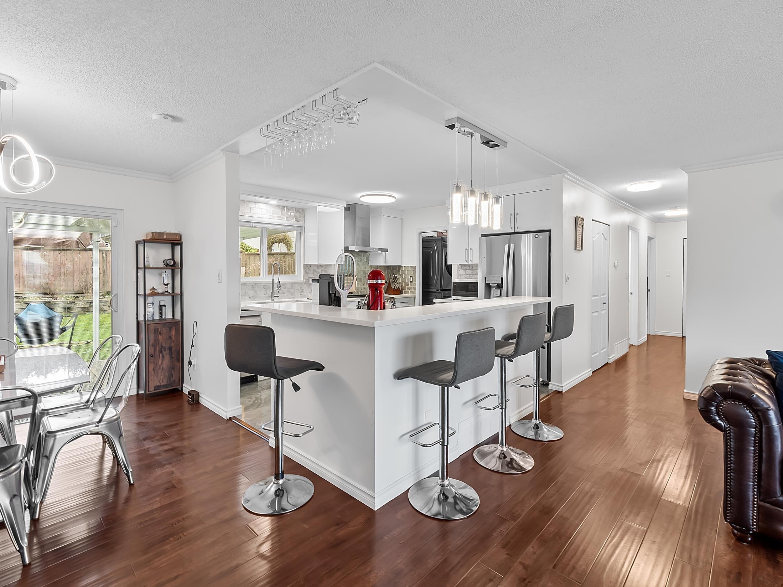 









10746


River

Road,
Delta,




BC
V4C 2R9

