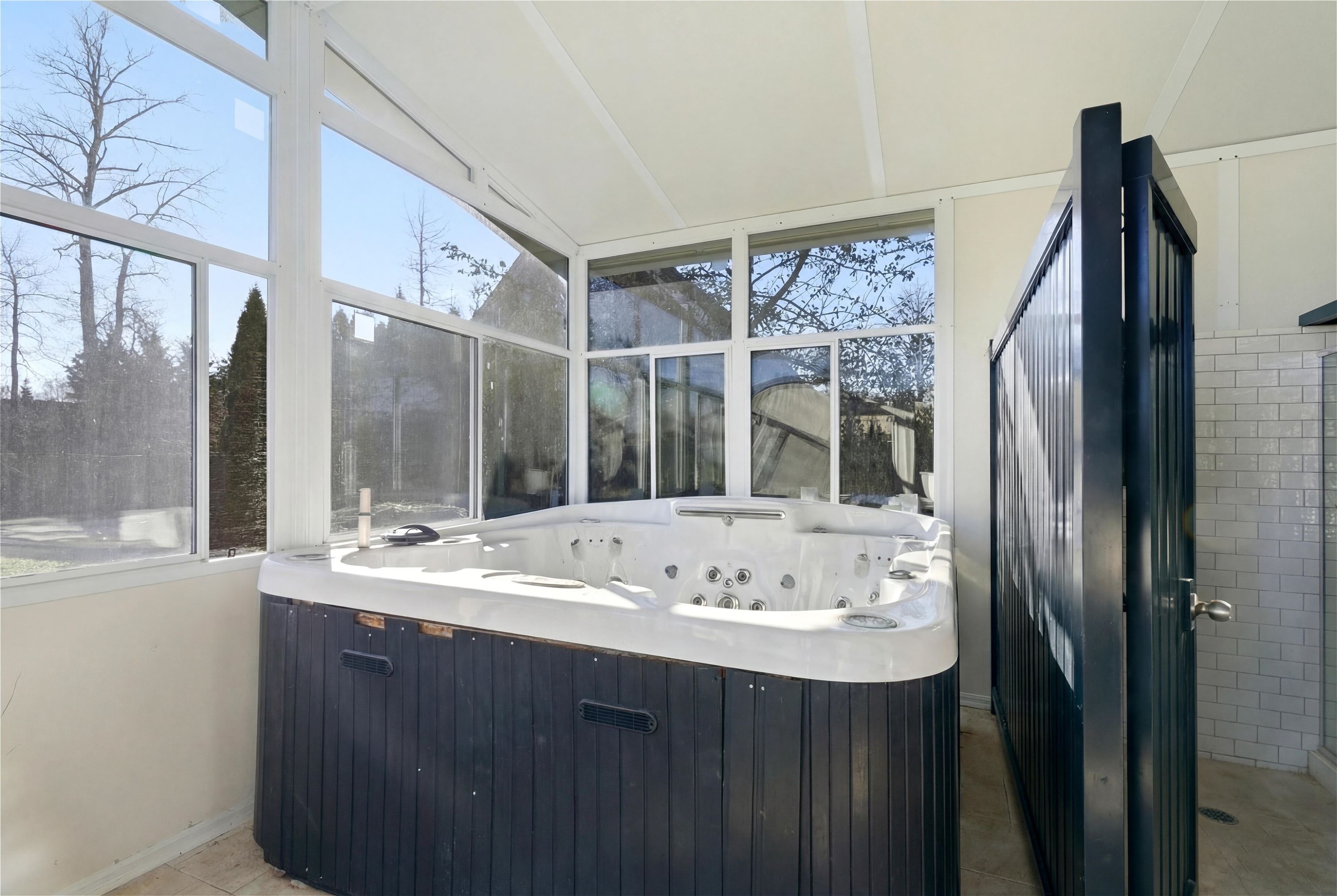 









21098


85

Avenue,
Langley,




BC
V1M 2M4

