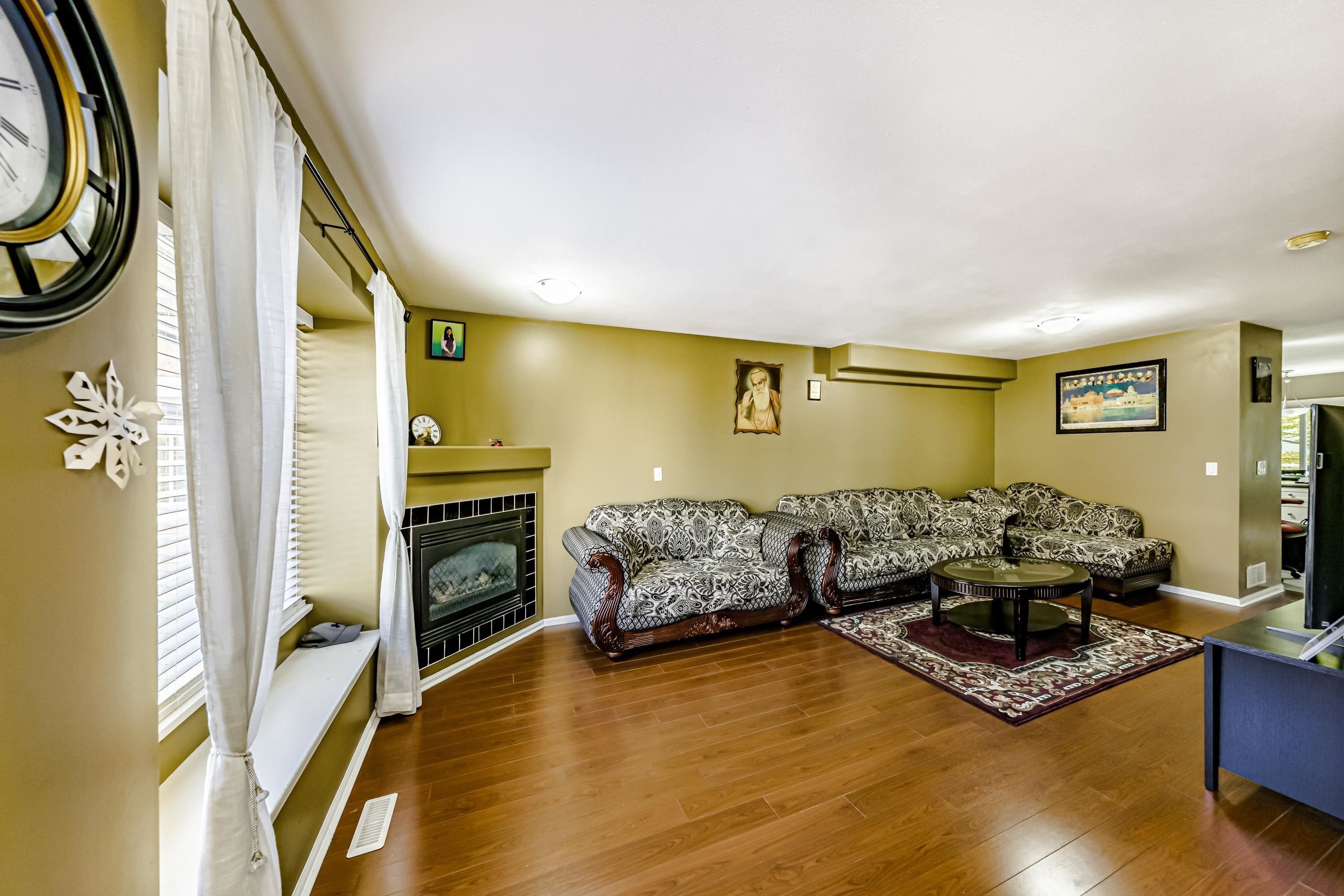 









12110


75a

Avenue, 80,
Surrey,




BC
V3W 1M1

