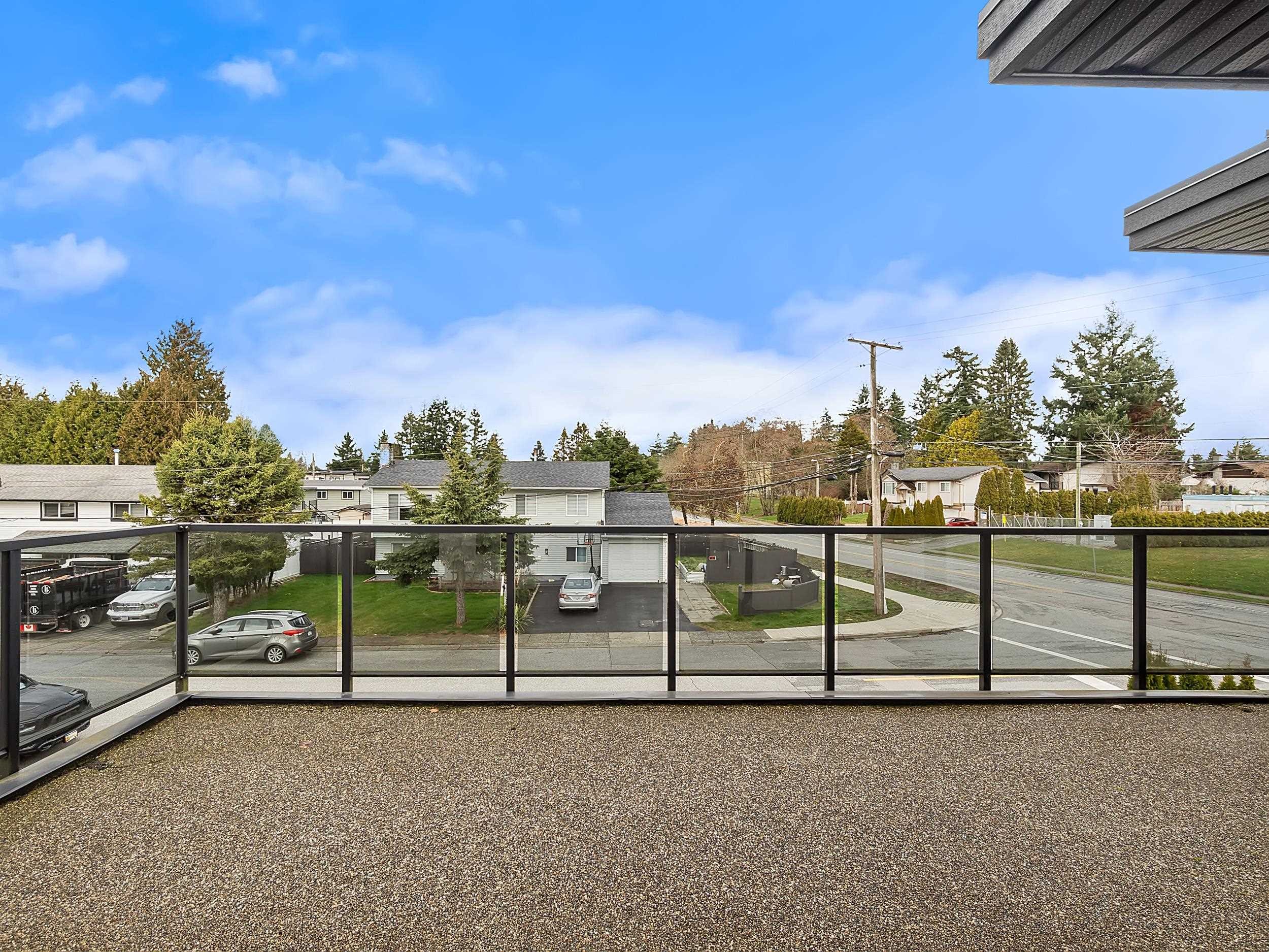 









11586


84b

Avenue,
Delta,




BC
V4C 2T6

