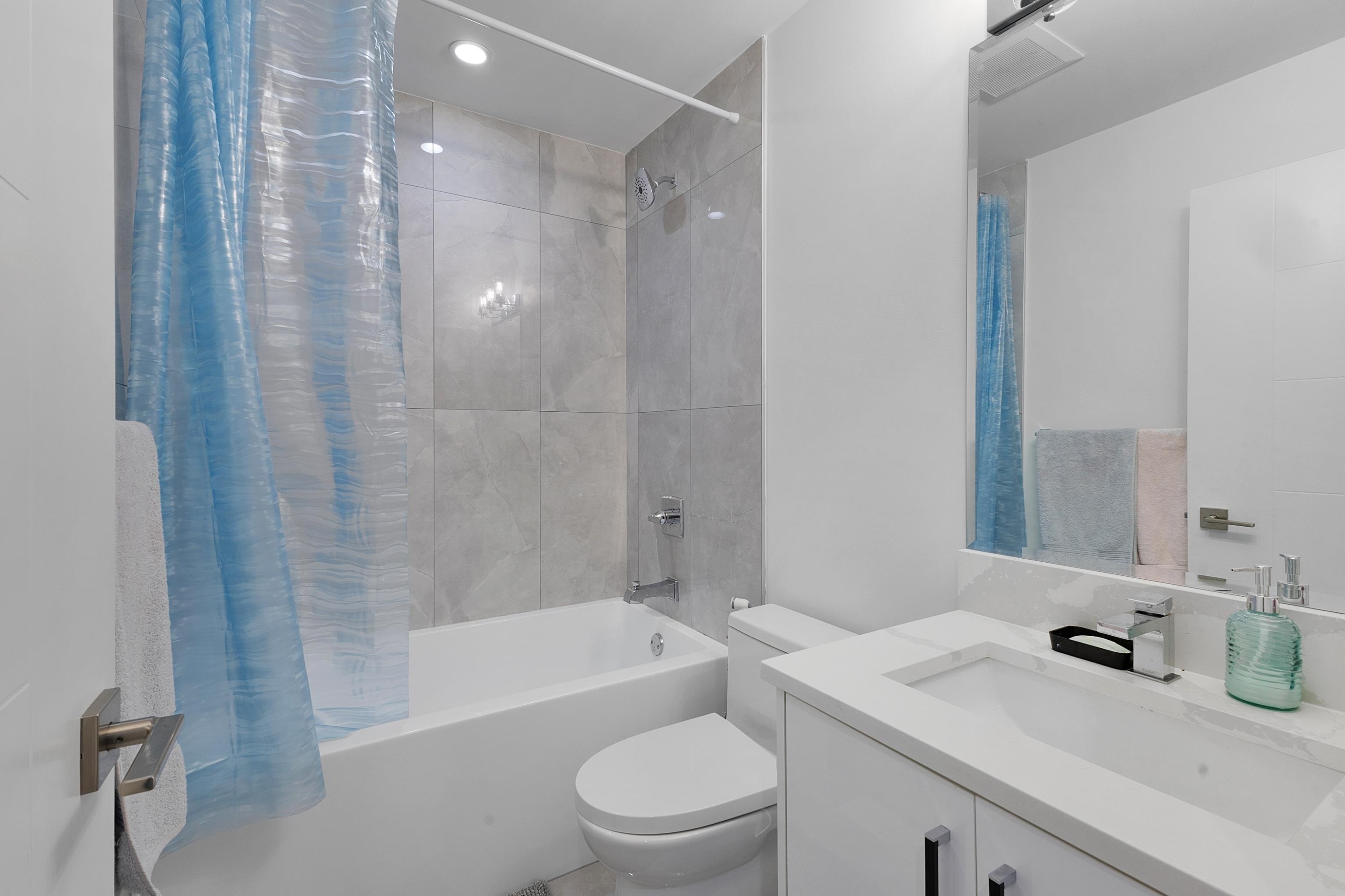 









9652


162a

Street, 15,
Surrey,




BC
V4N 2E4

