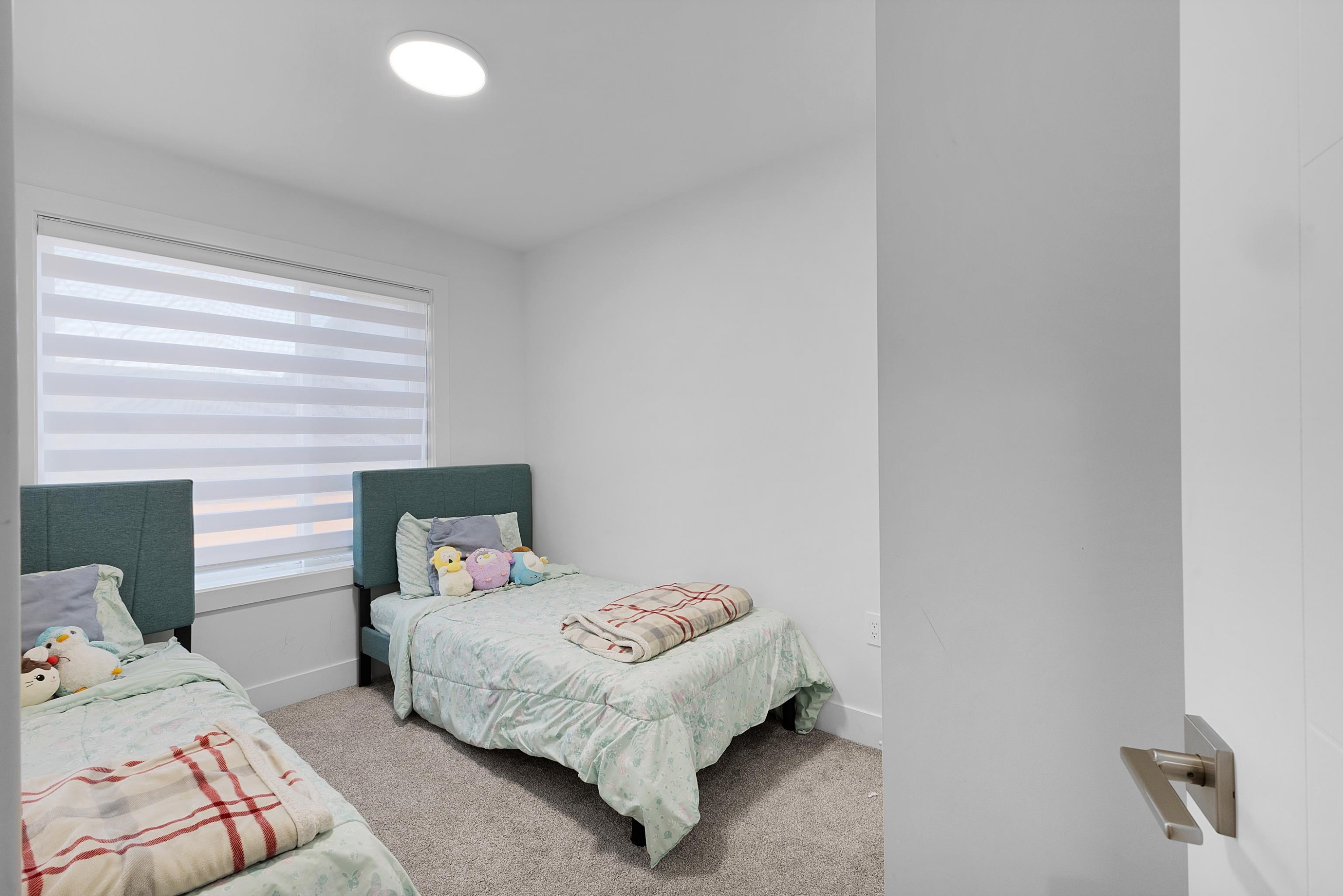 









9652


162a

Street, 15,
Surrey,




BC
V4N 2E4

