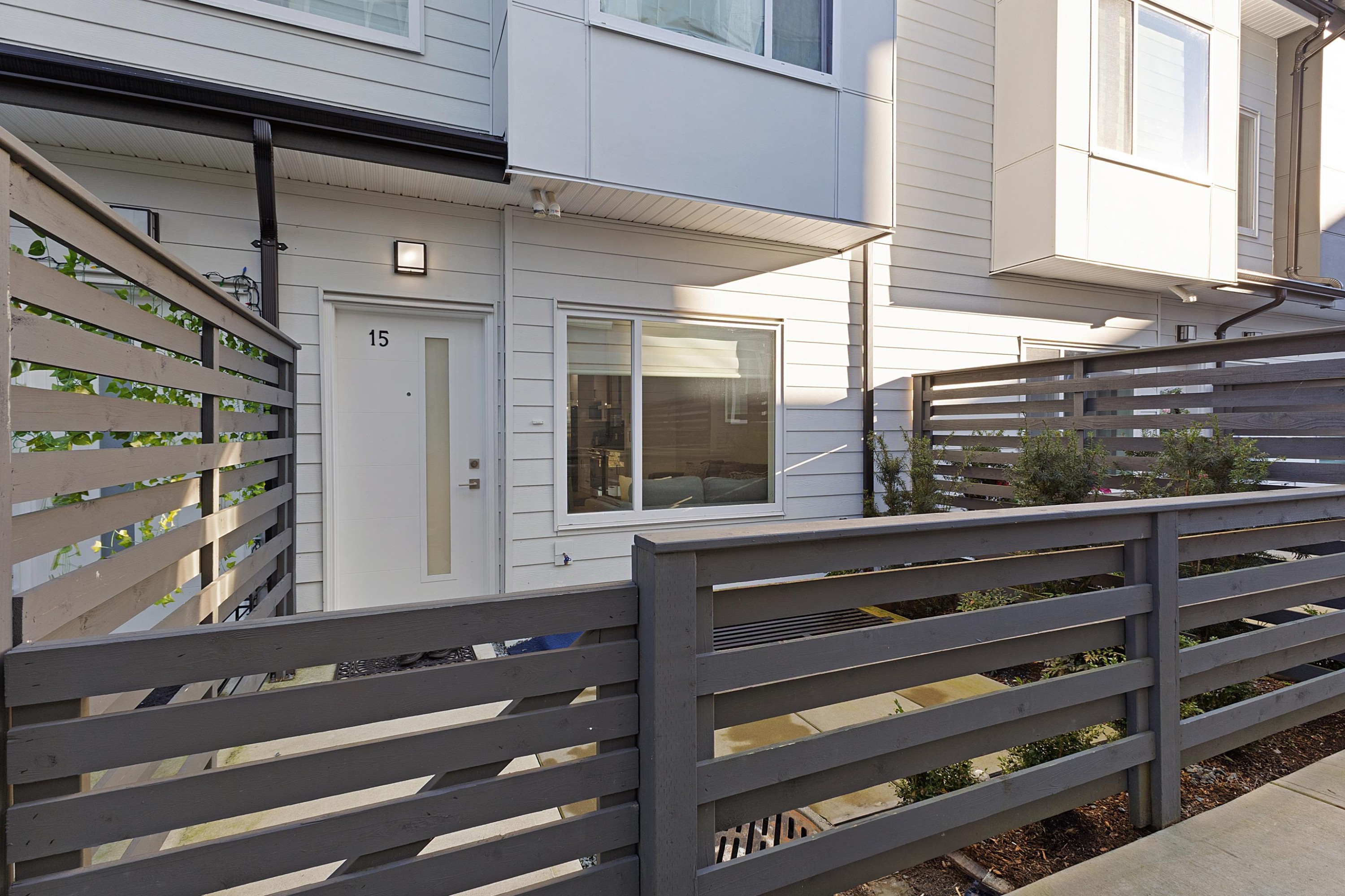 









9652


162a

Street, 15,
Surrey,




BC
V4N 2E4

