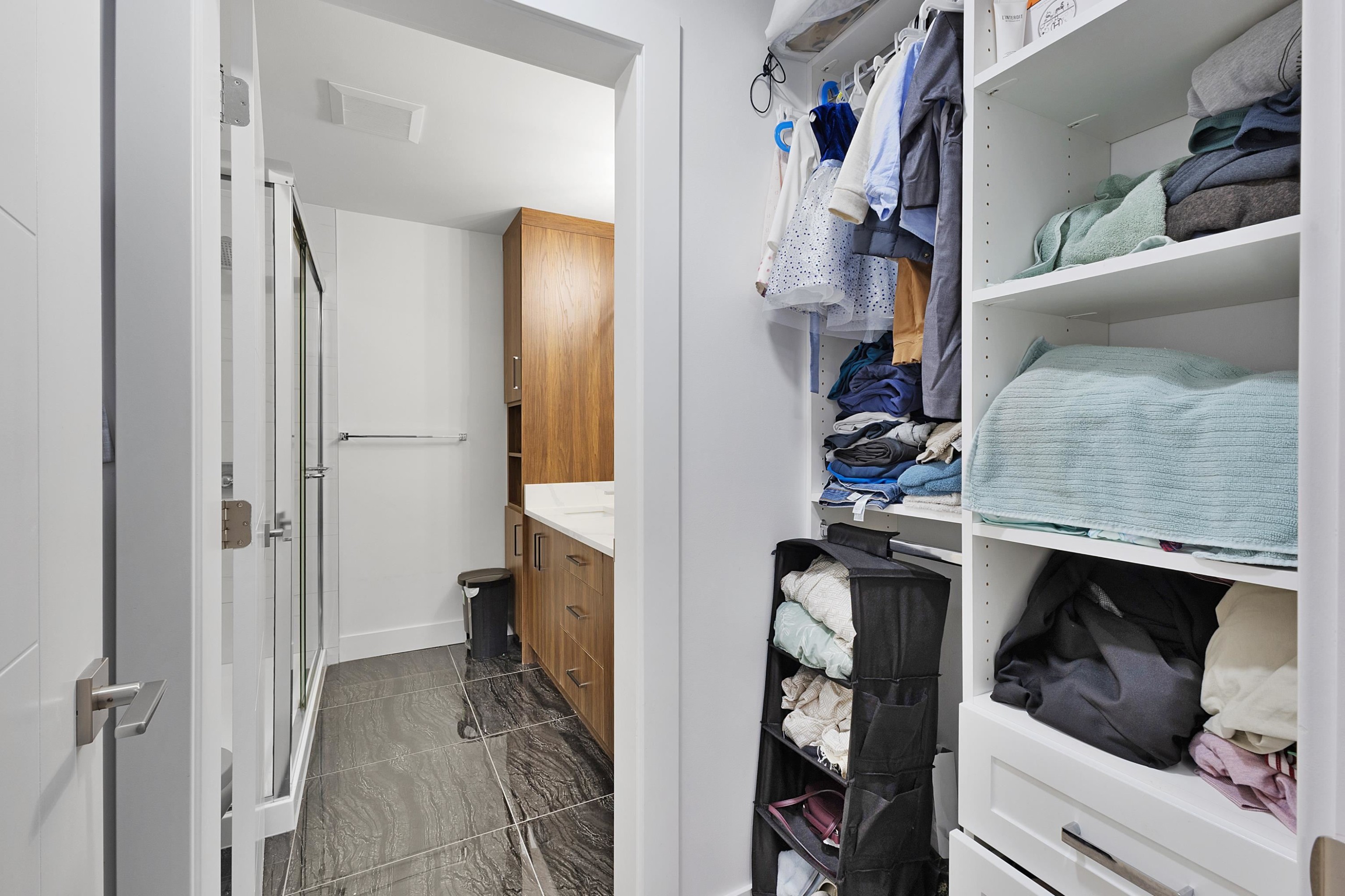 









9652


162a

Street, 15,
Surrey,




BC
V4N 2E4

