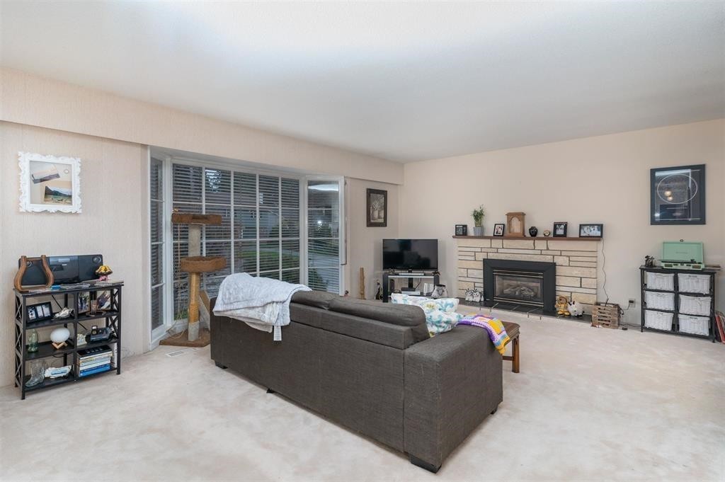 









11275


Kendale

Way,
Delta,




BC
V4C 3P8

