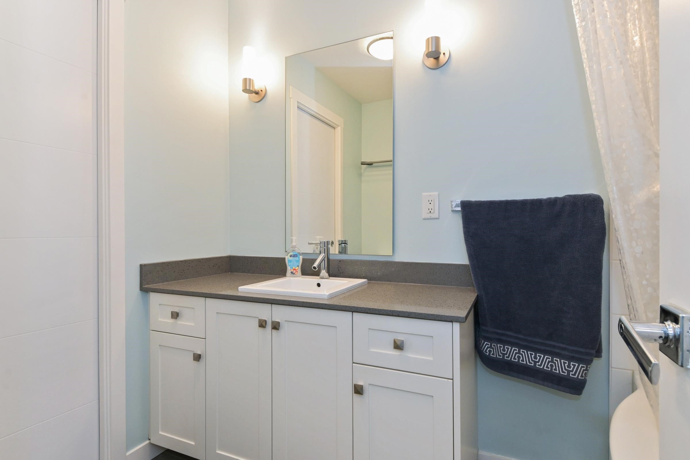 









2242


Whatcom

Road, 411,
Abbotsford,




BC
V3G 0G3

