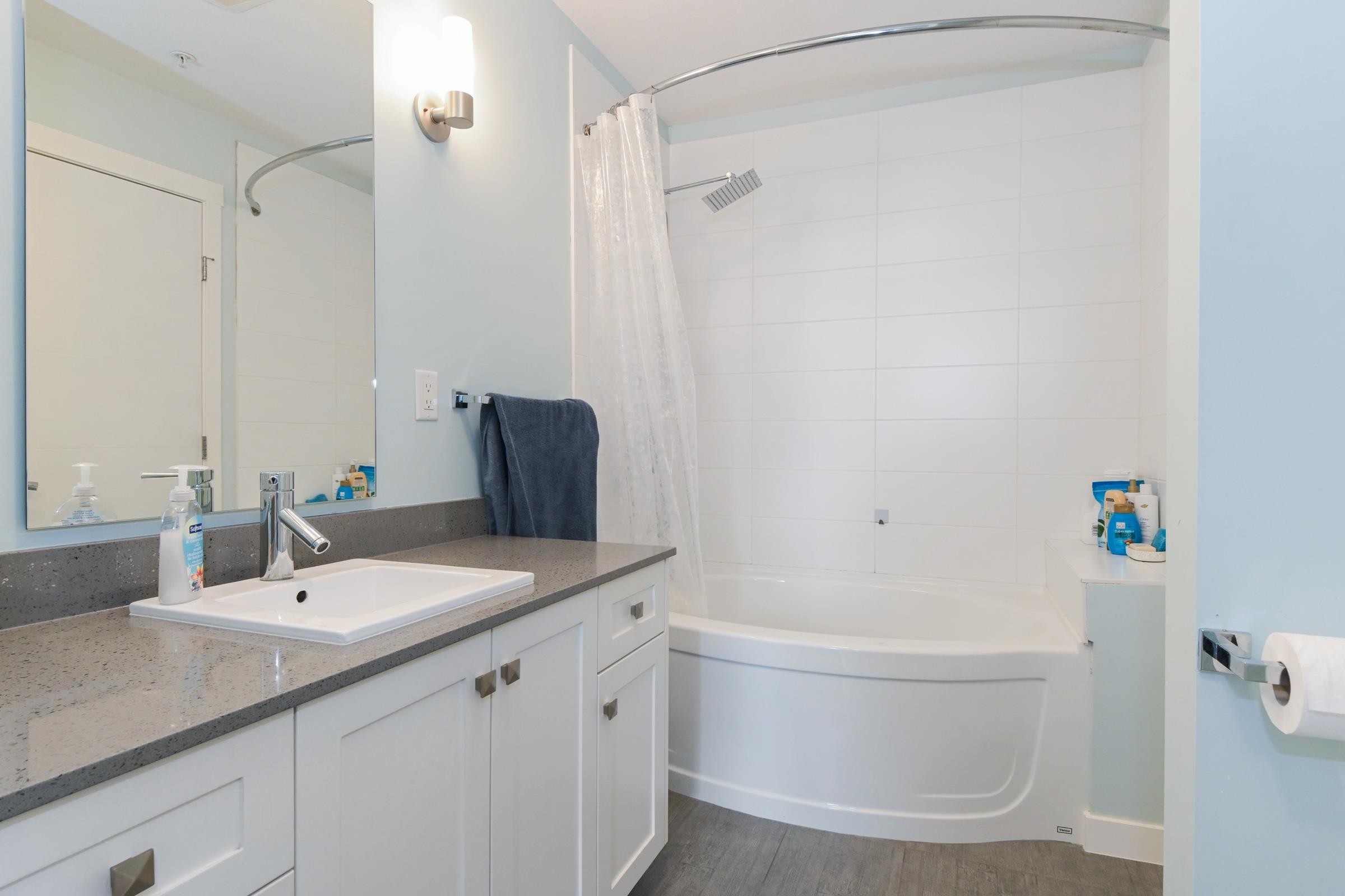 









2242


Whatcom

Road, 411,
Abbotsford,




BC
V3G 0G3

