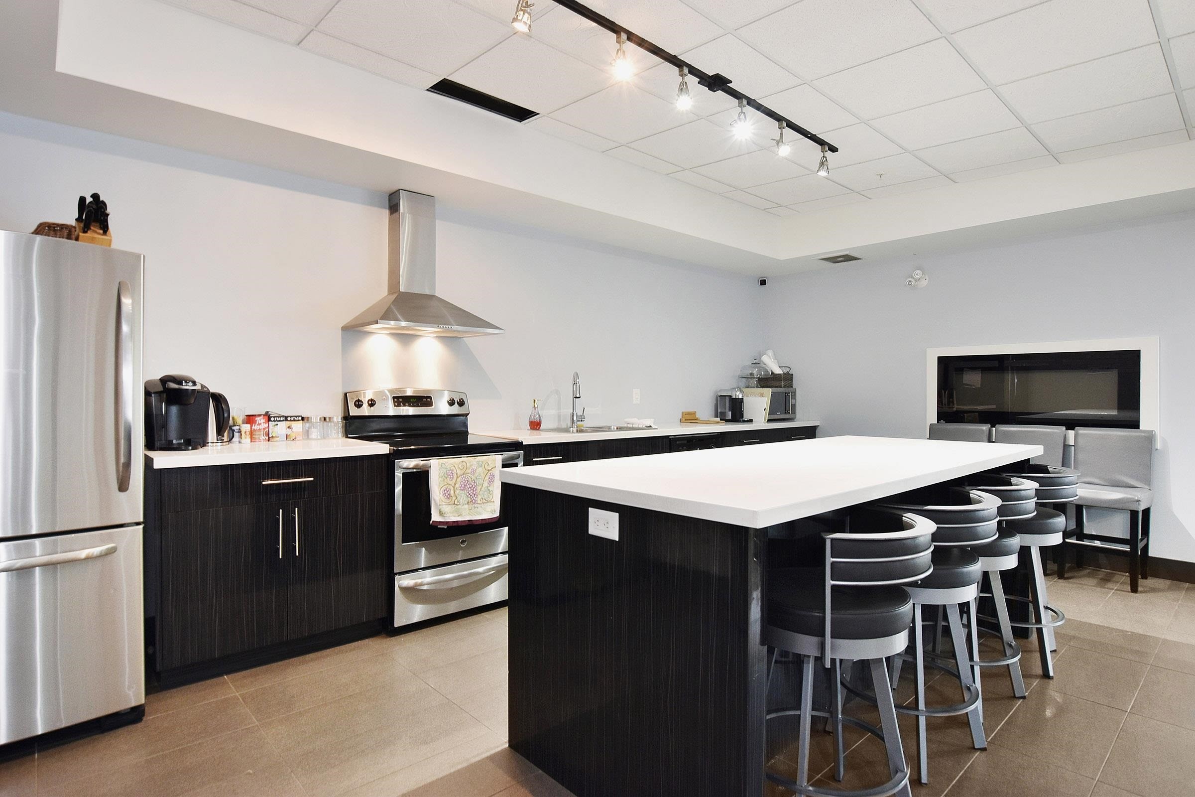 









2242


Whatcom

Road, 411,
Abbotsford,




BC
V3G 0G3

