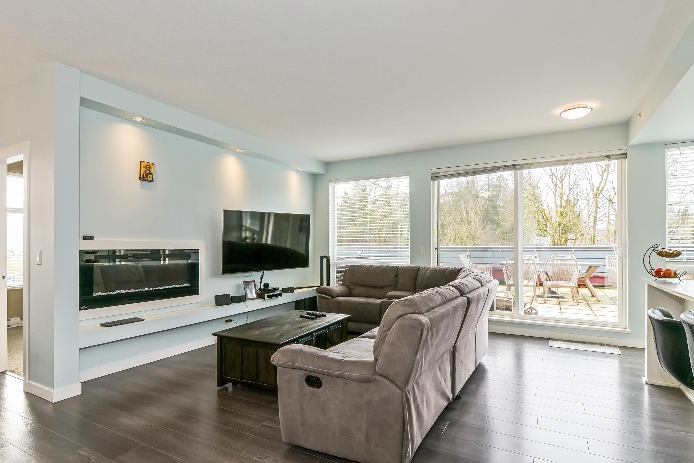 









2242


Whatcom

Road, 411,
Abbotsford,




BC
V3G 0G3

