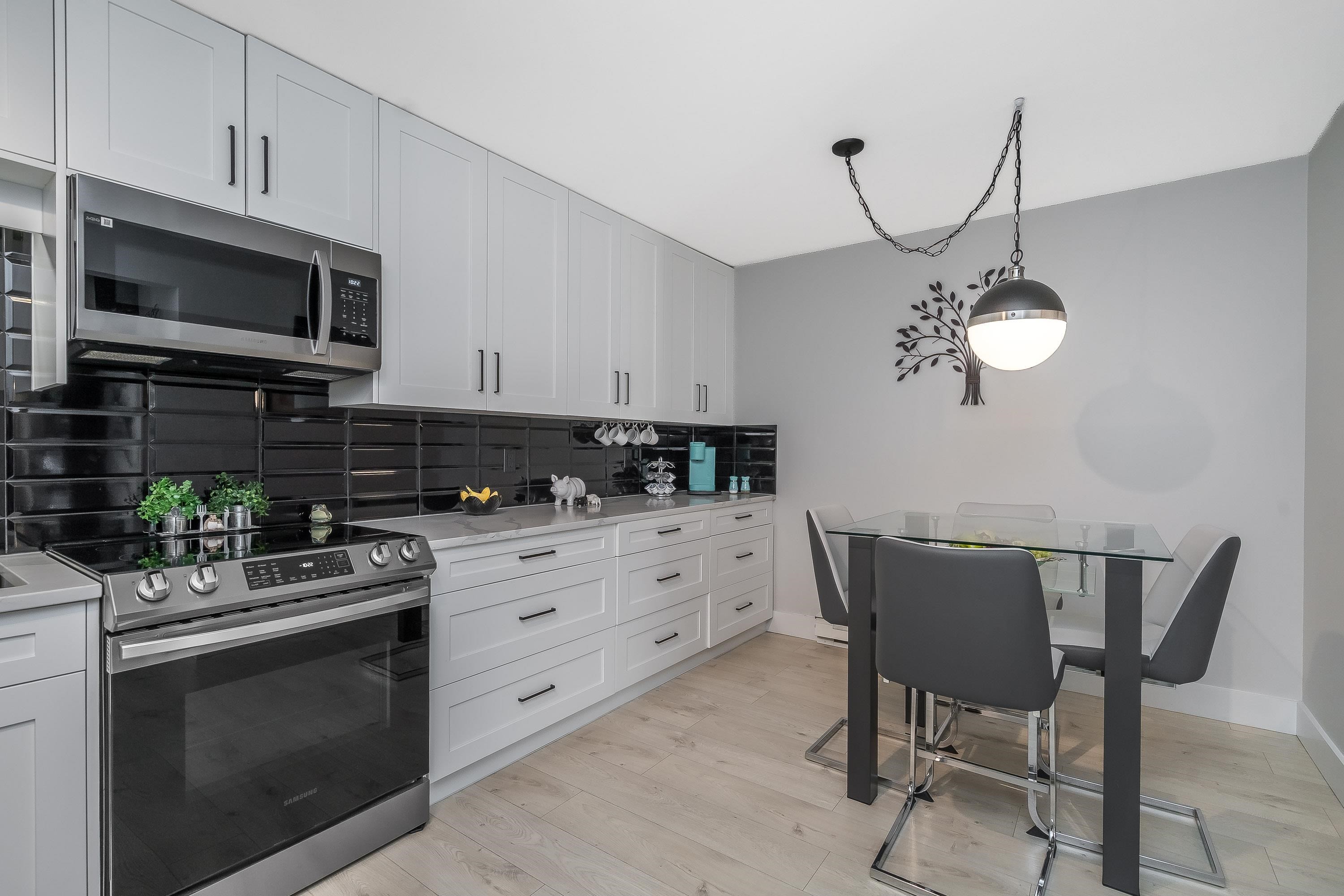 









32910


Amicus Place

Place, 101,
Abbotsford,




BC
V2S 6G9

