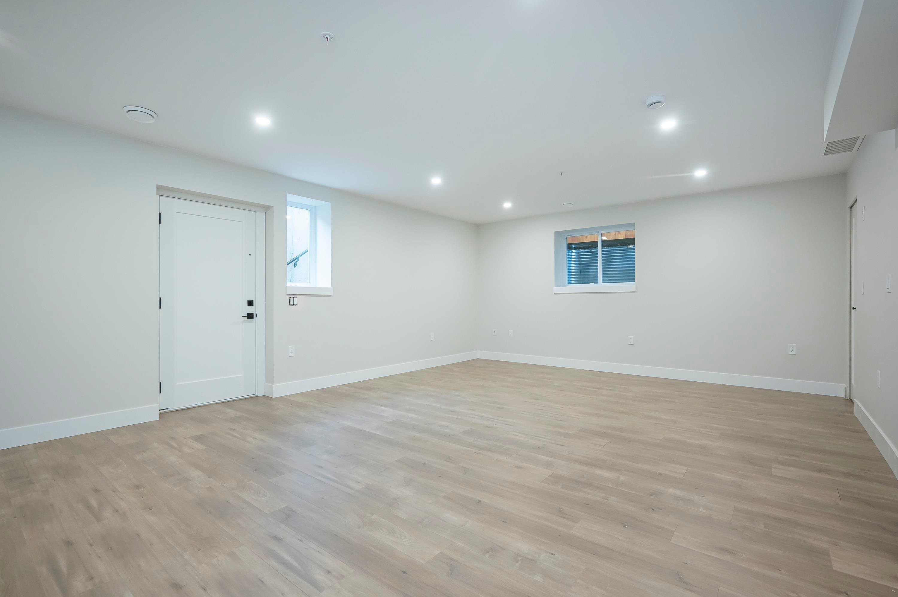 









20516


76a

Avenue,
Langley,




BC
V2Y 3T1

